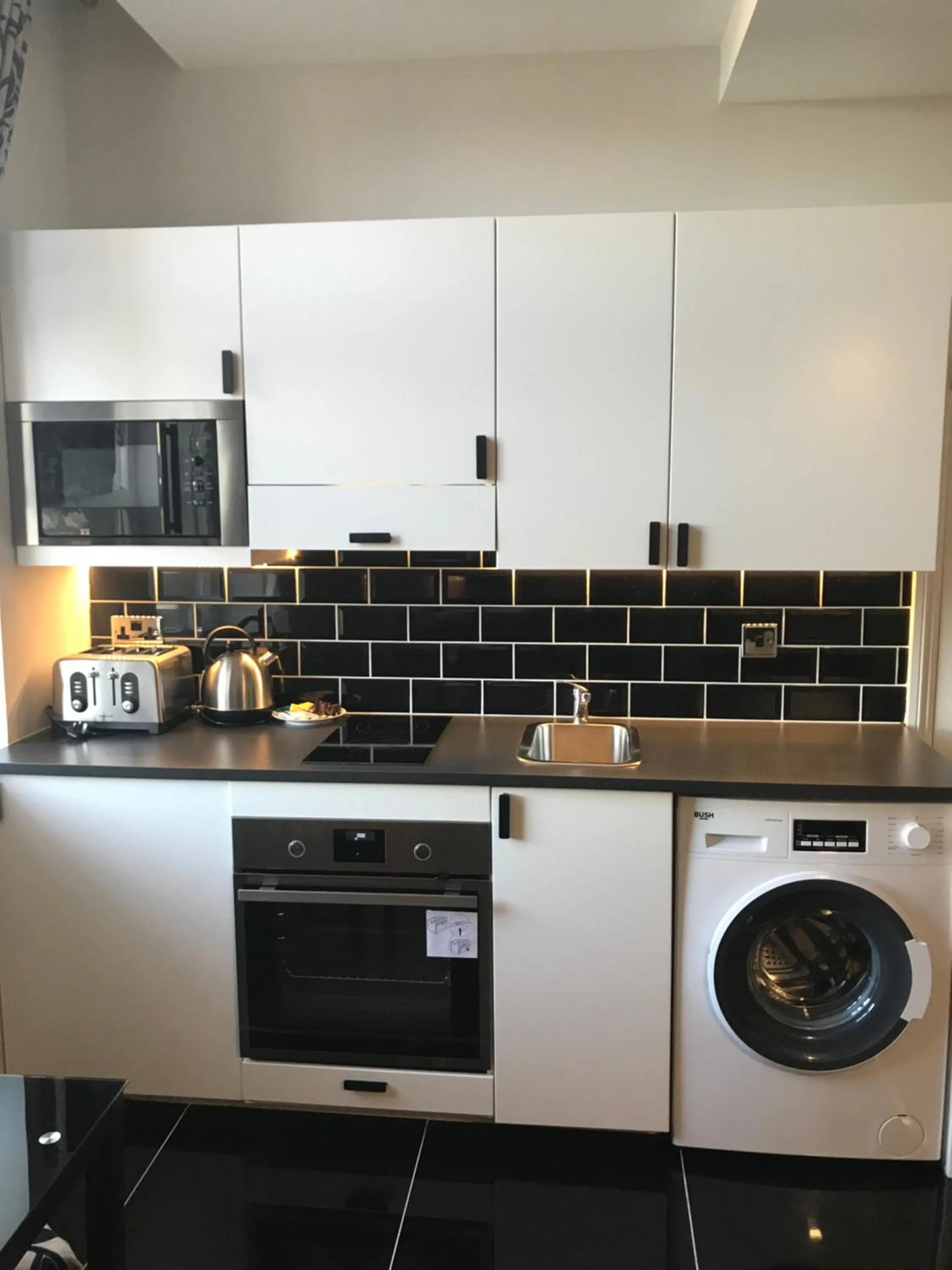 Kitchen or kitchenette in W6 Hotel