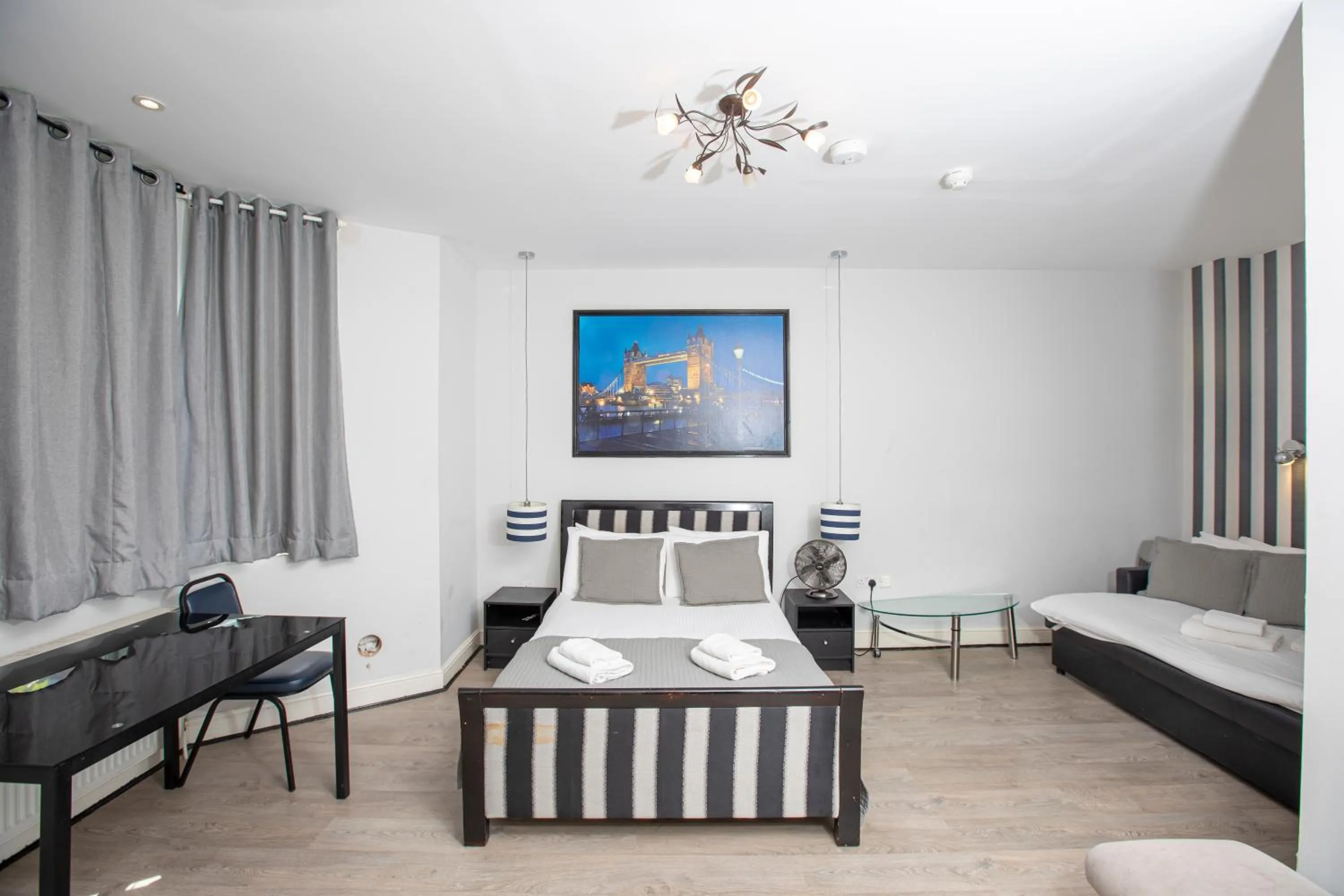 Bedroom, Bed in W6 Hotel