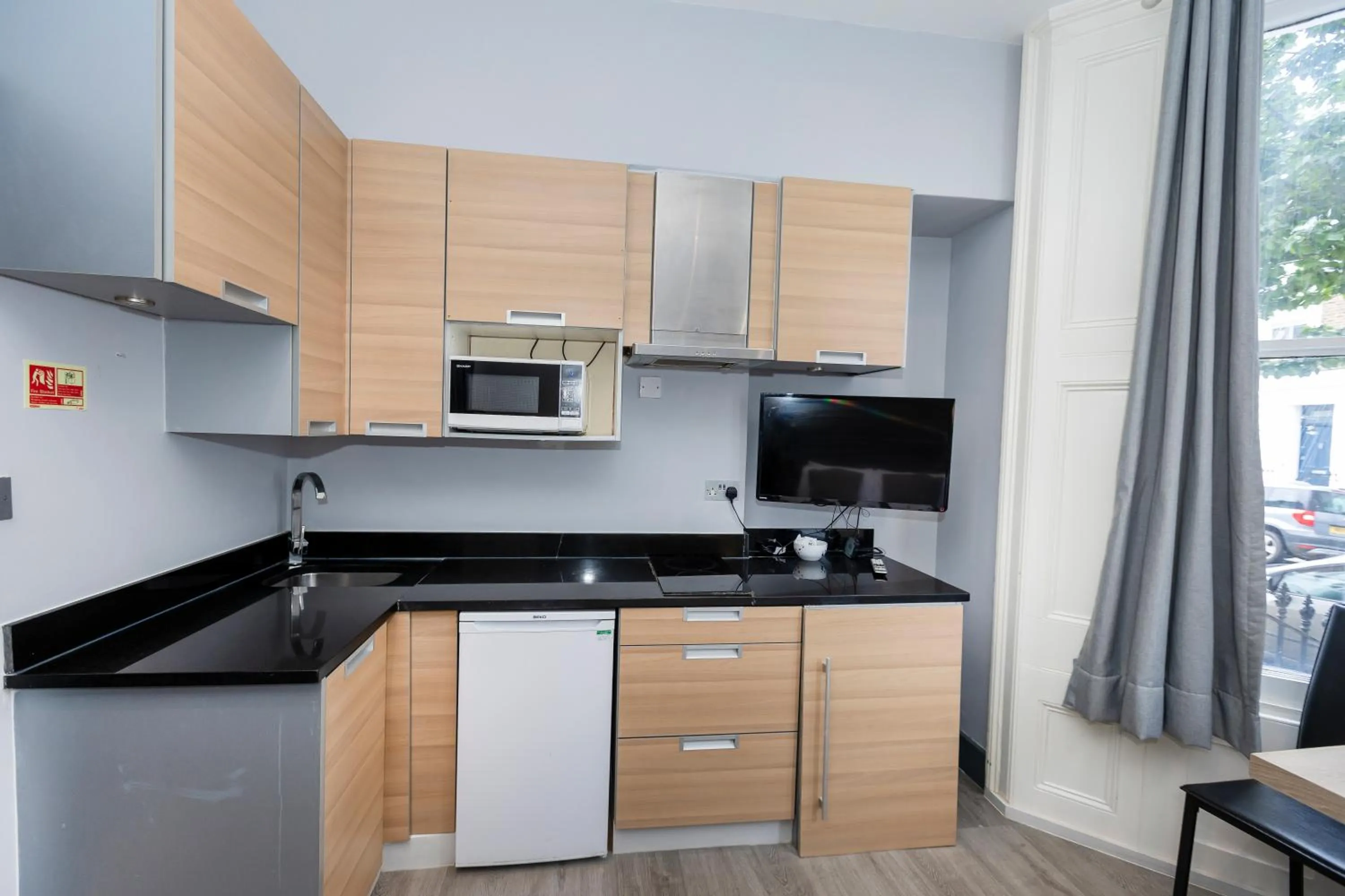 Kitchen or kitchenette in W6 Hotel