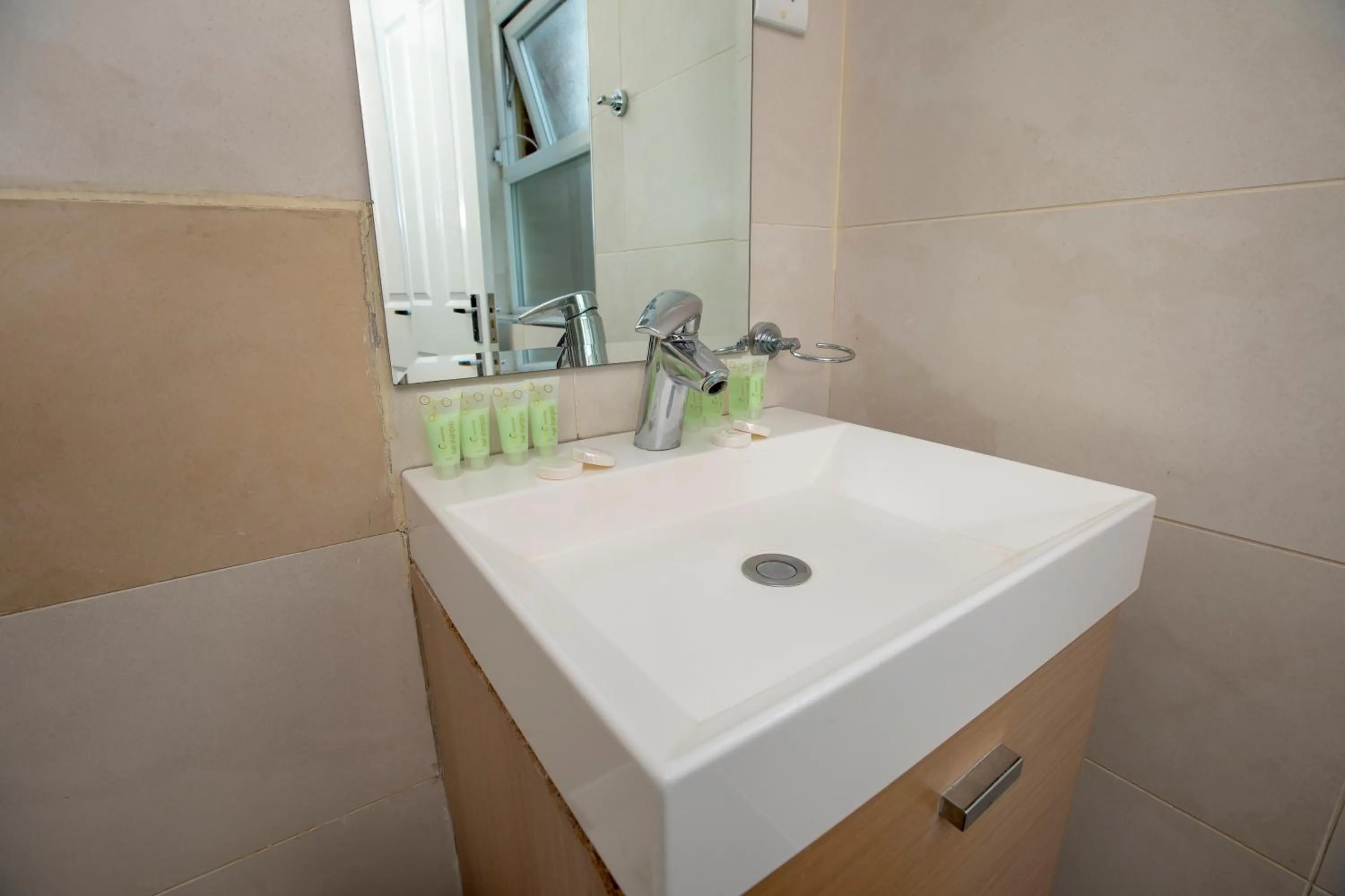 Bathroom in W6 Hotel