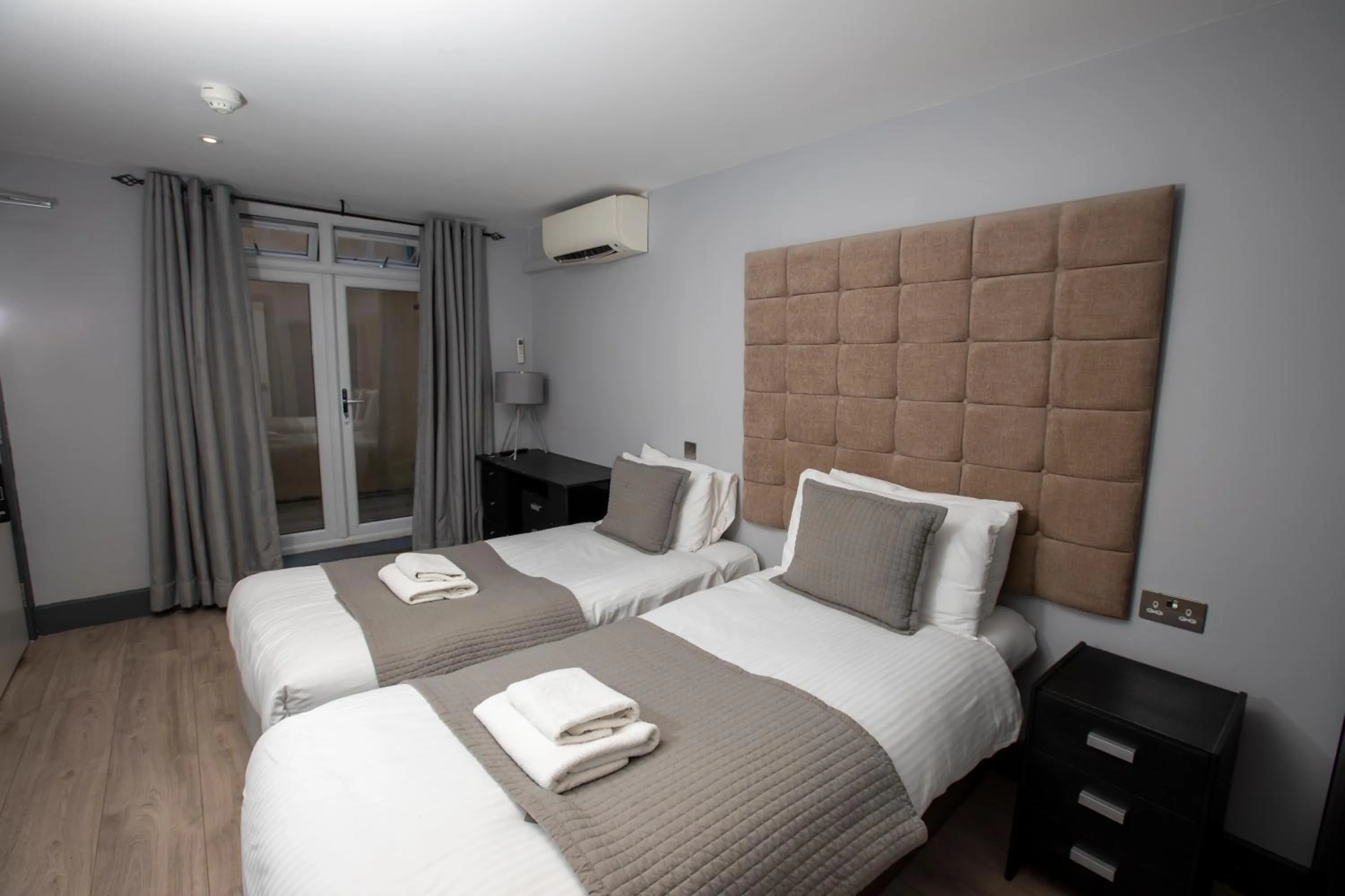 Bedroom, Bed in W6 Hotel