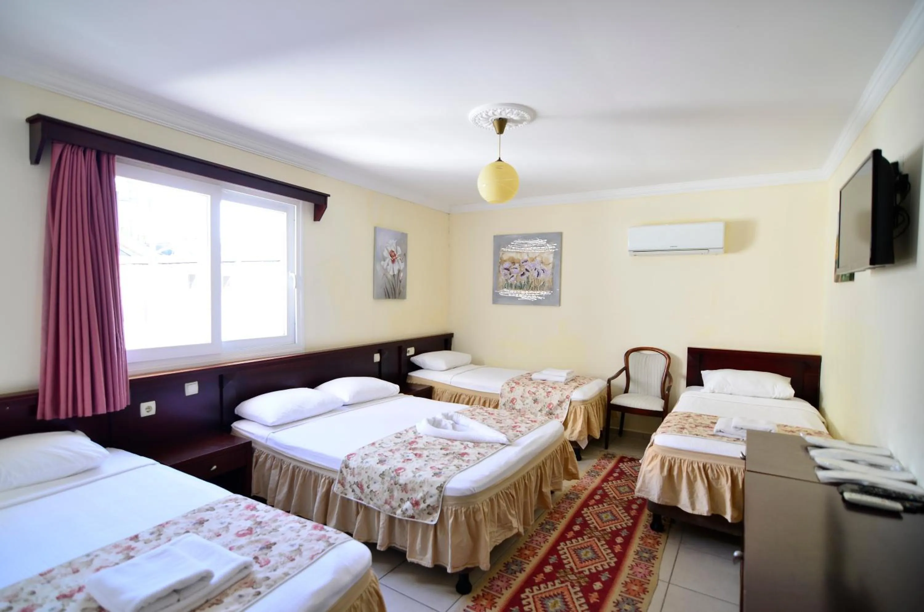 Bed in Sevin Hotel Pension