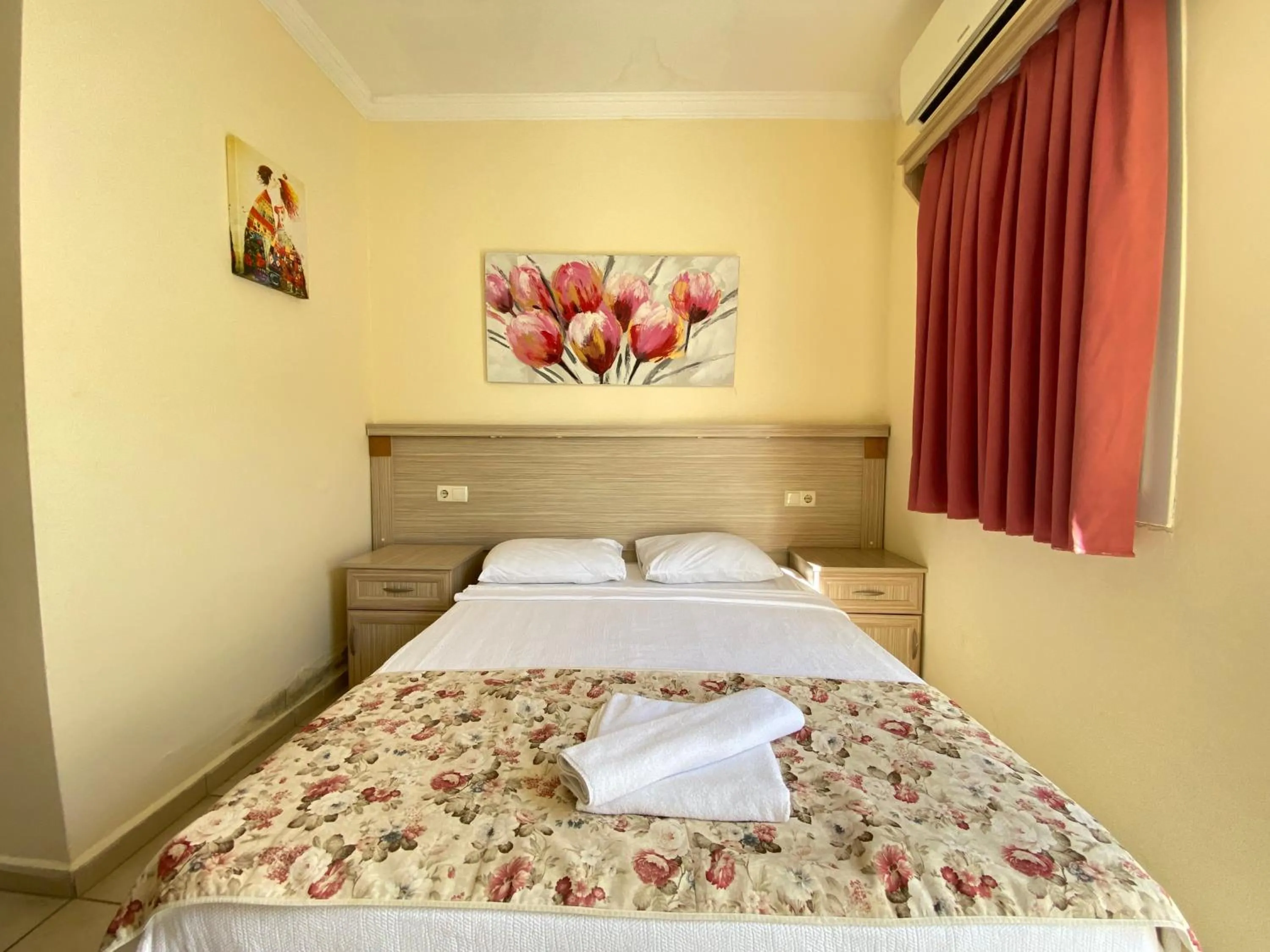 Bed in Sevin Hotel Pension