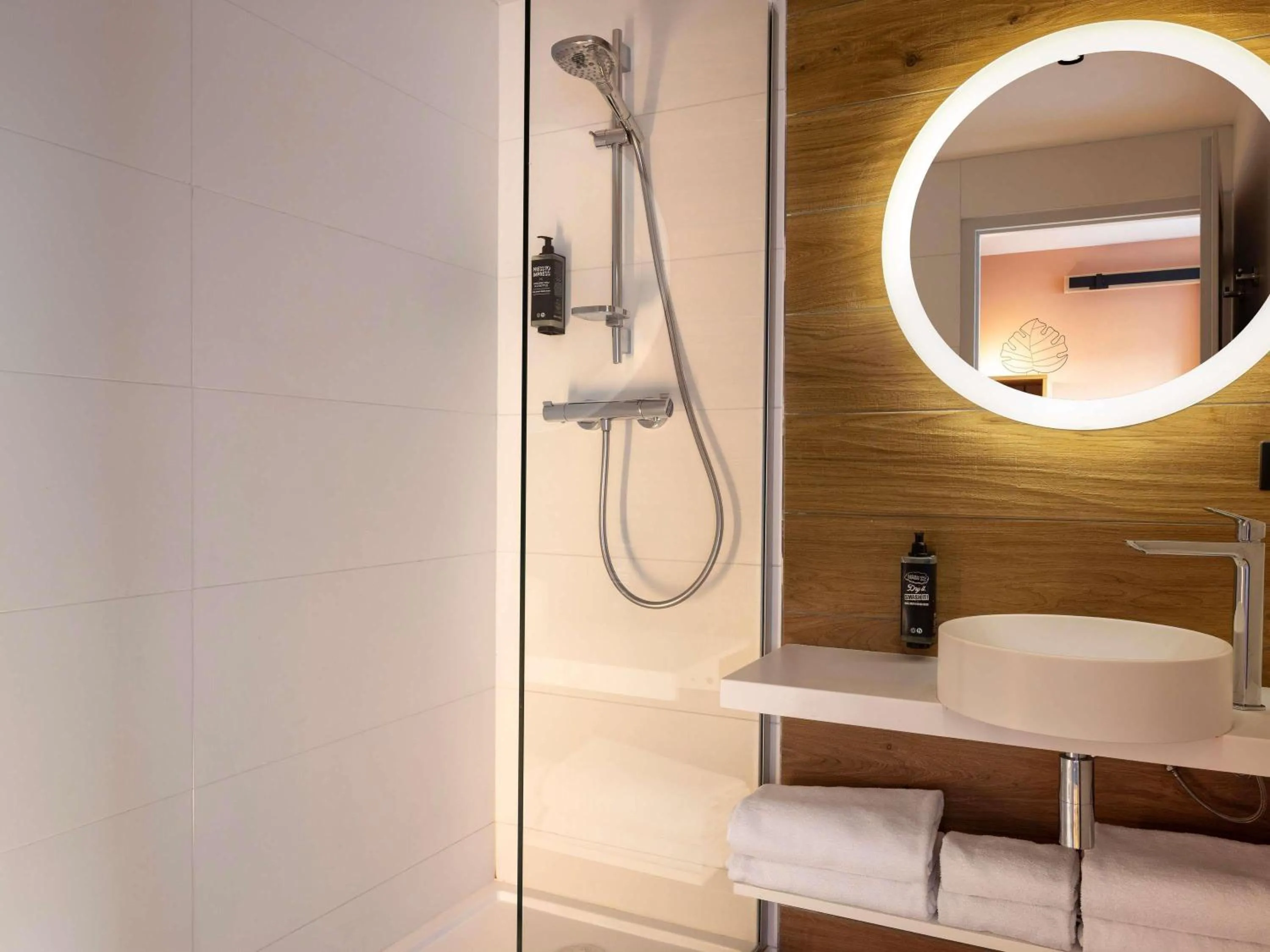 Bedroom in ibis Styles Les Houches Chamonix