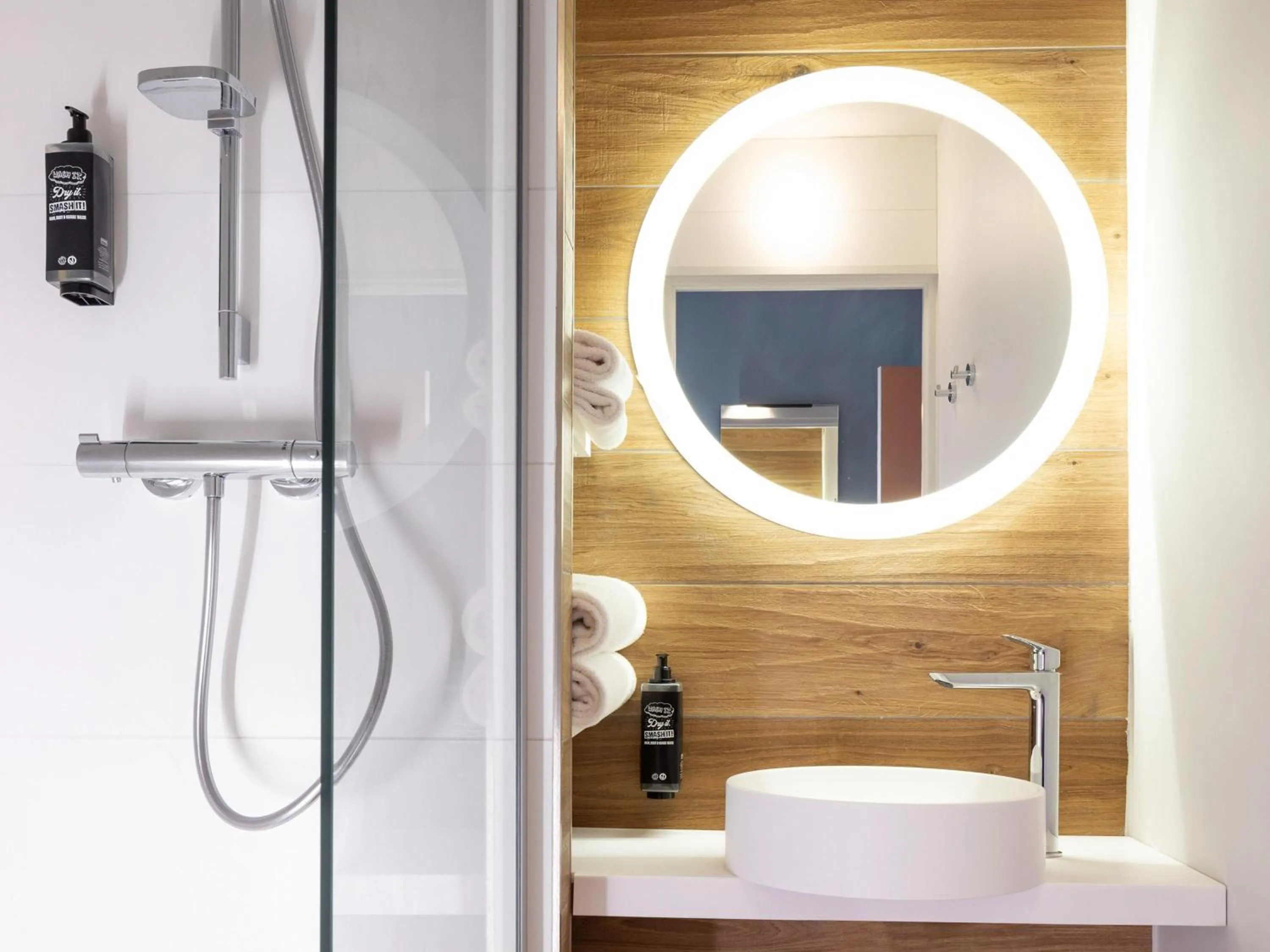 Bedroom in ibis Styles Les Houches Chamonix