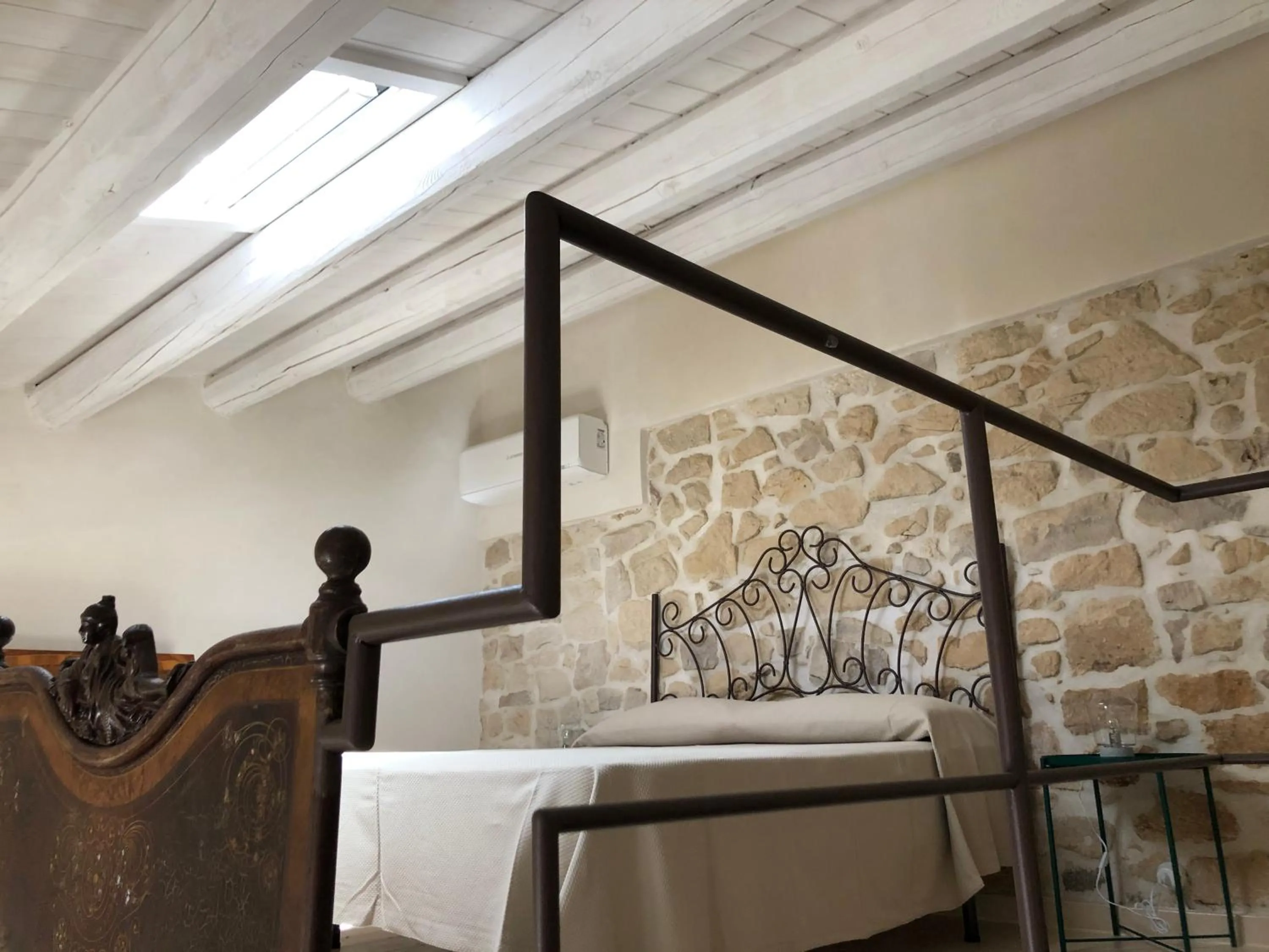 Bedroom, Bed in Chicchi Di Melograno