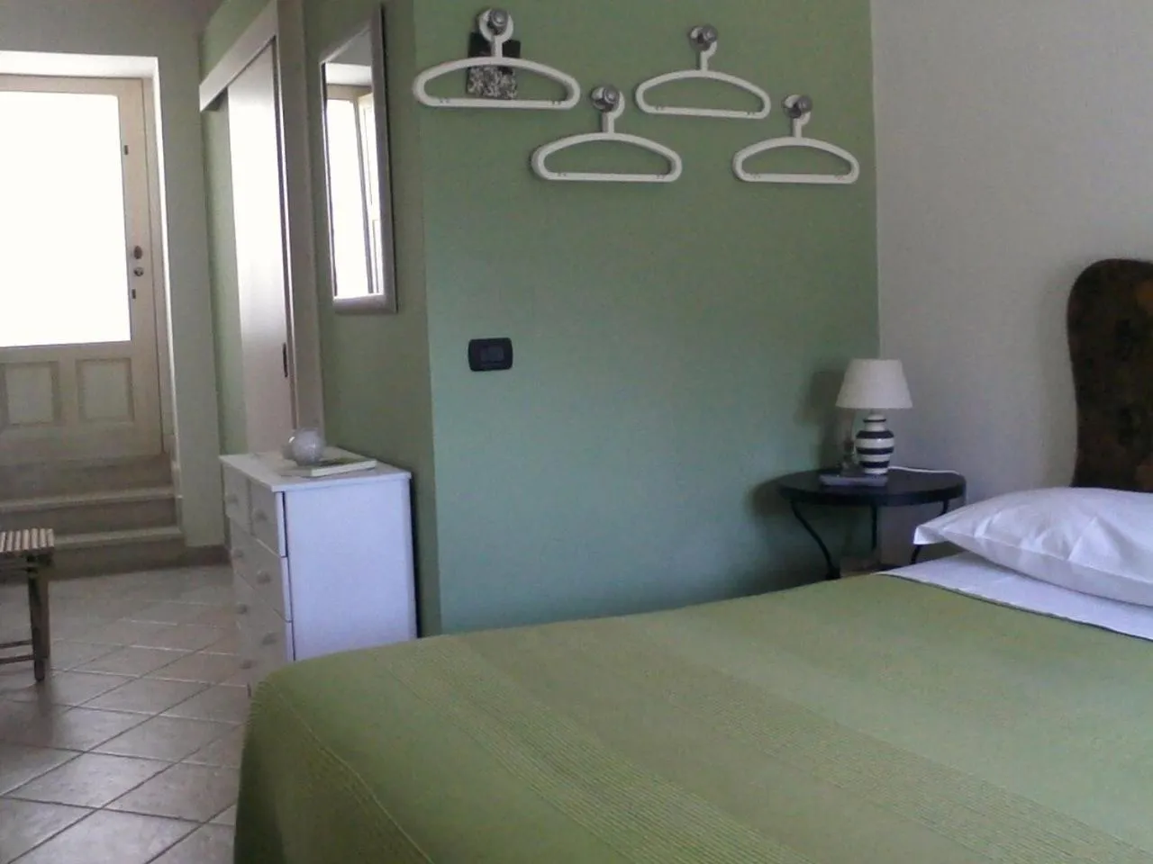 Bedroom, Bed in Chicchi Di Melograno