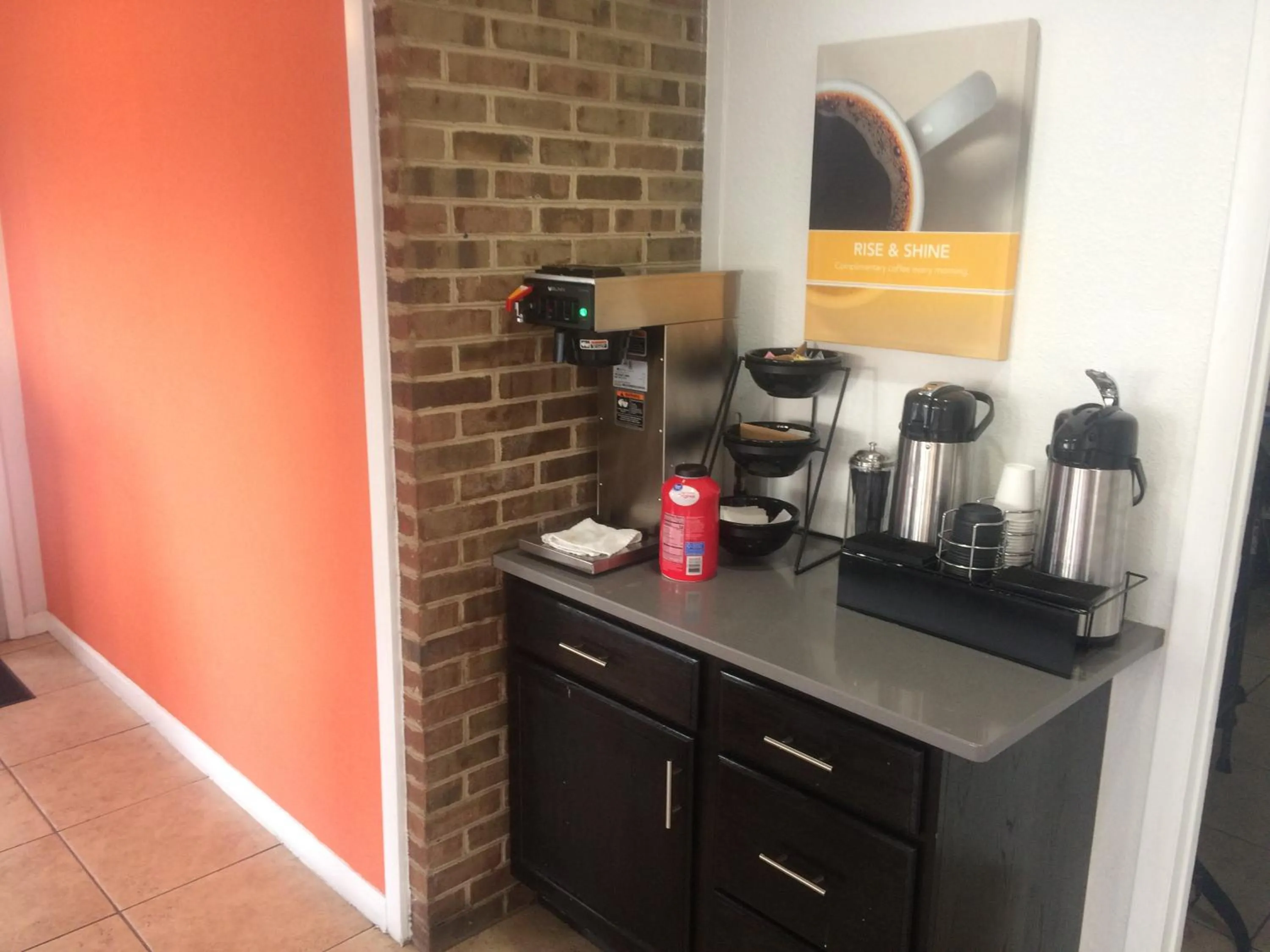 Kitchen/Kitchenette in Motel 6-Hillsville, VA