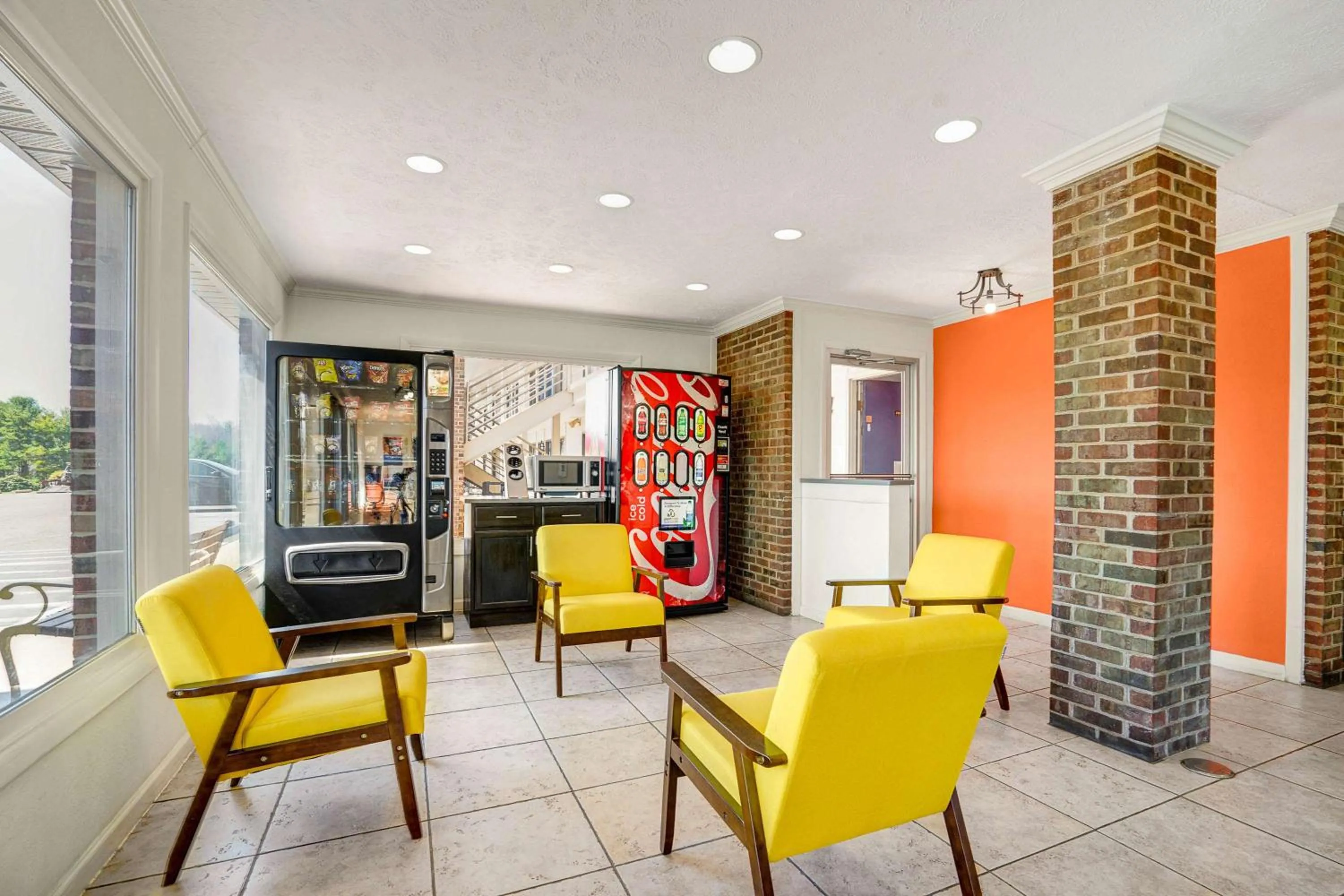 Lobby or reception, Seating Area in Motel 6-Hillsville, VA