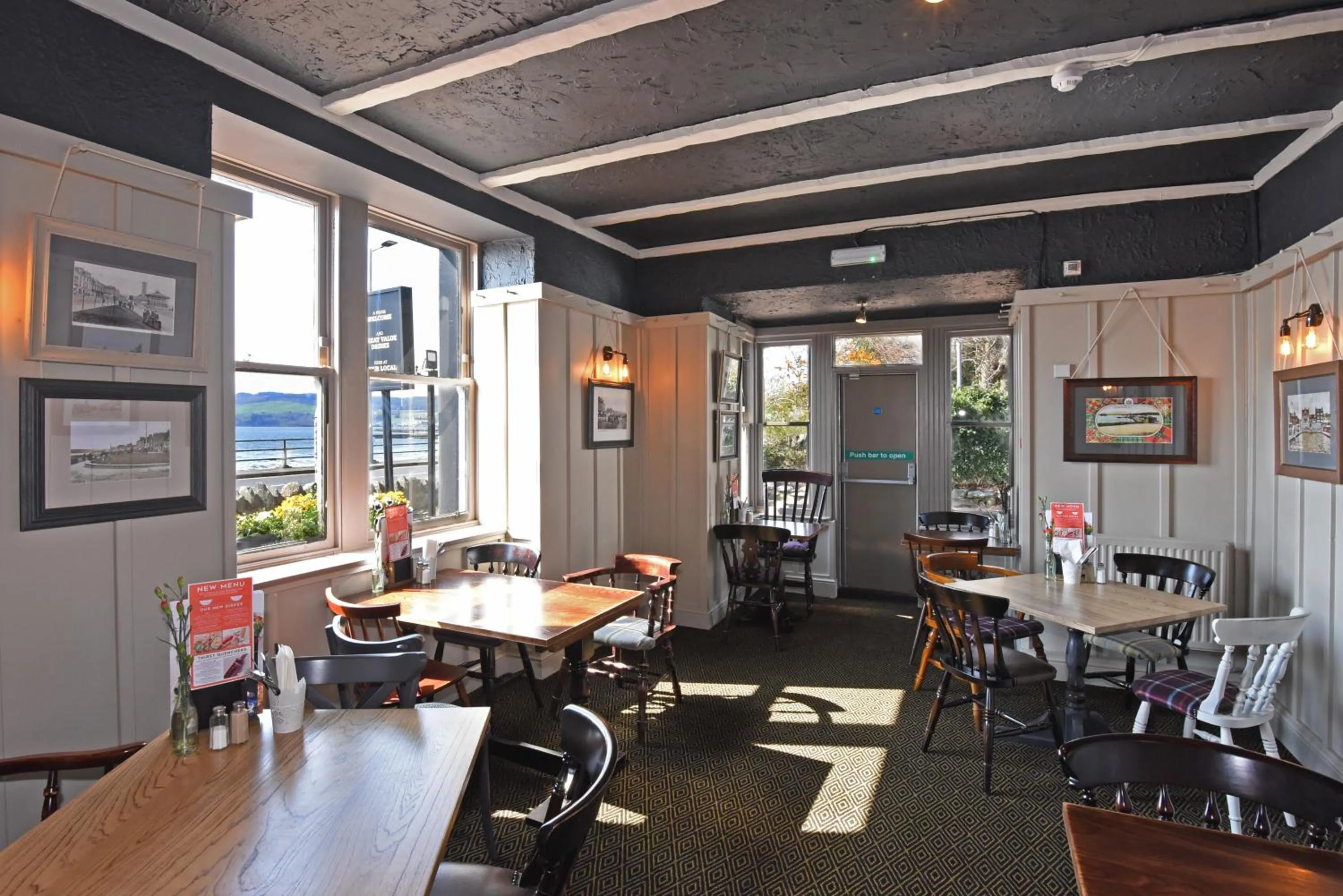 Restaurant/places to eat in Ardencaple Hotel by Greene King Inns