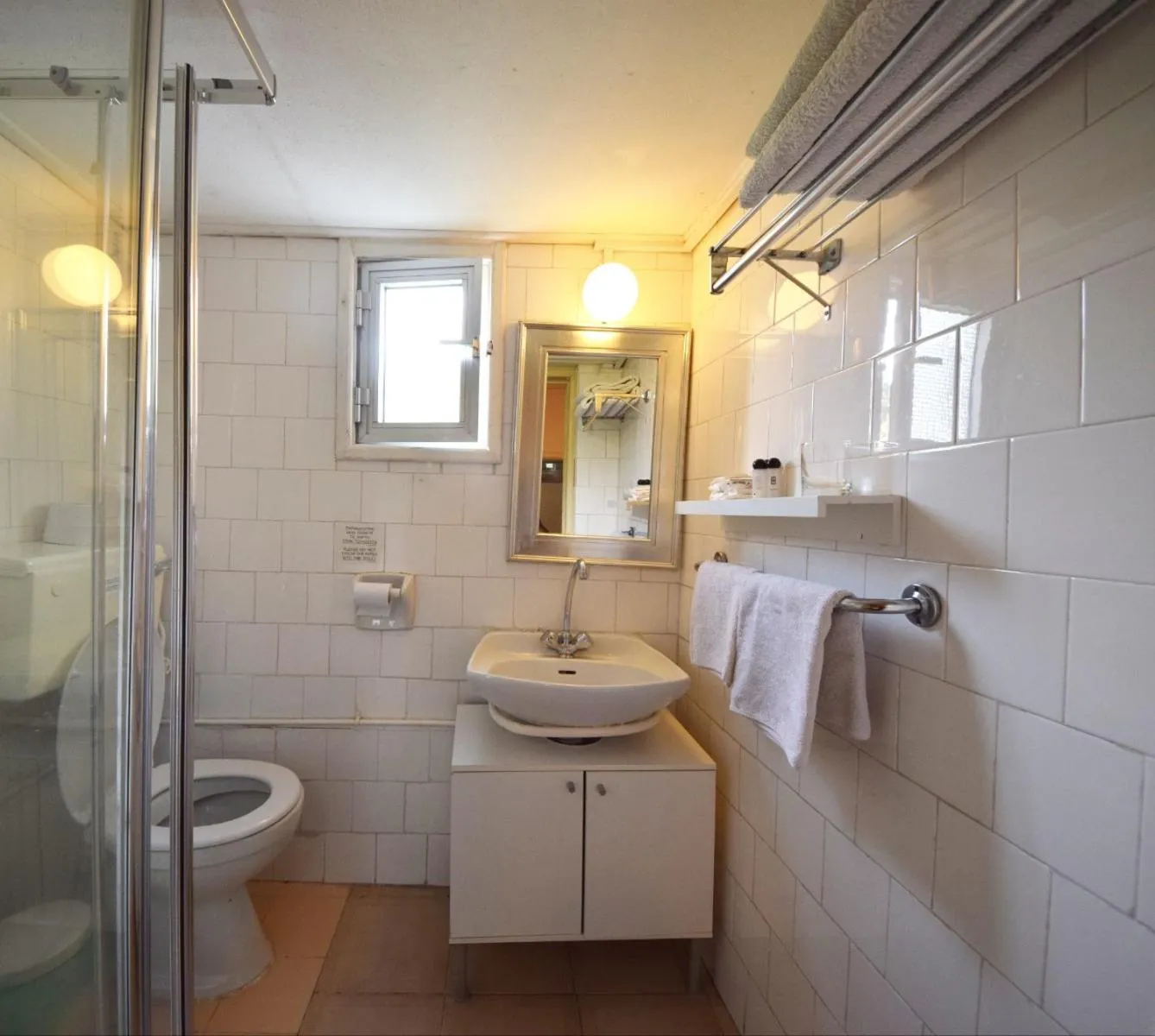 Bathroom in Christys Palace Hotel