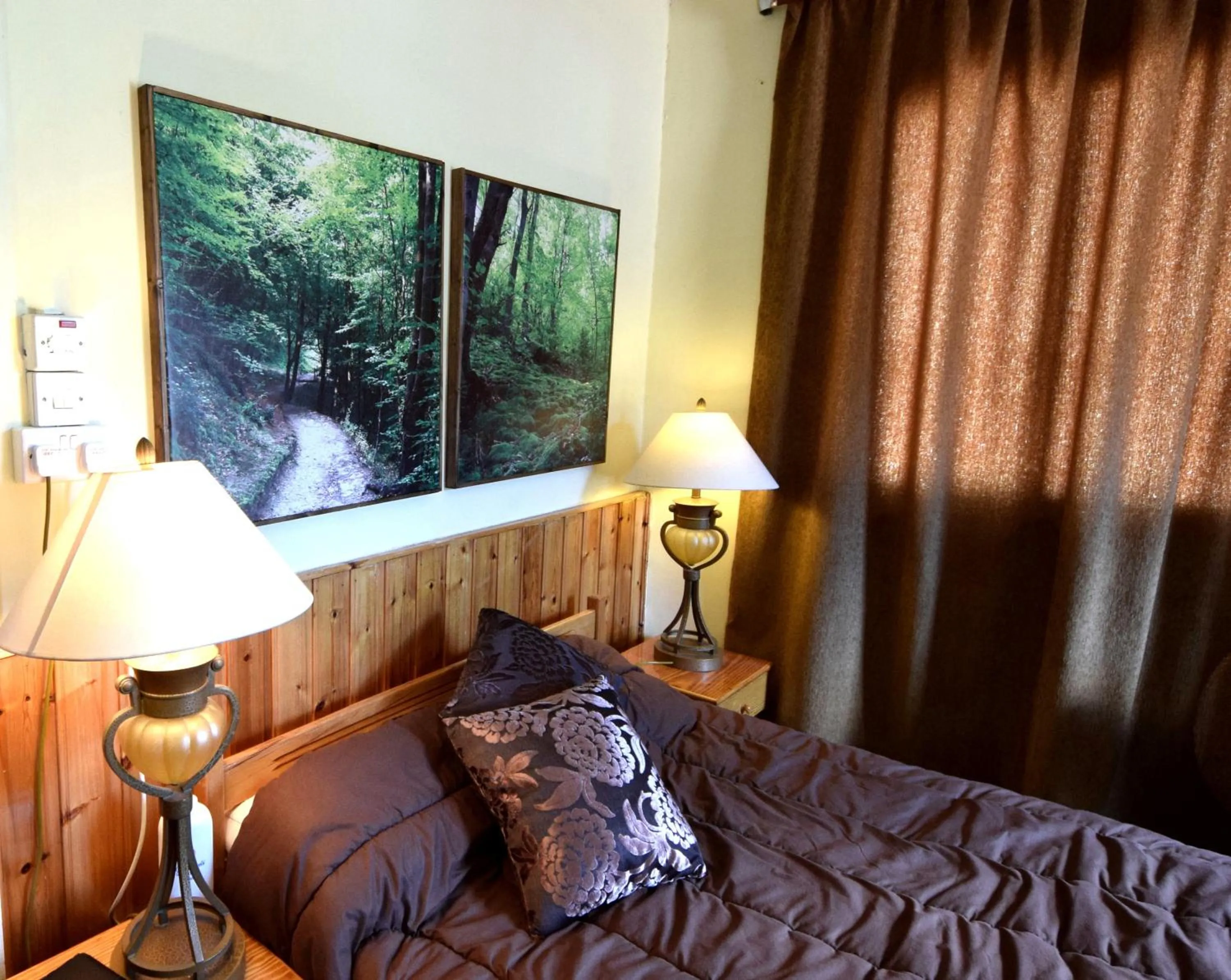 Toilet, Bed in Christys Palace Hotel