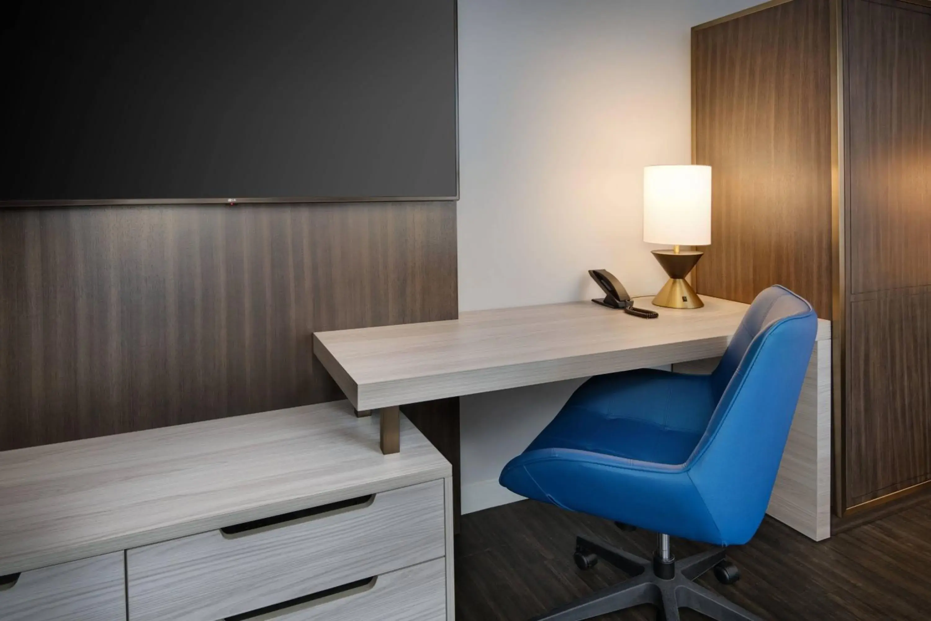 King Room in Courtyard by Marriott Atlanta Downtown King Room in Courtyard by Marriott Atlanta Downtown