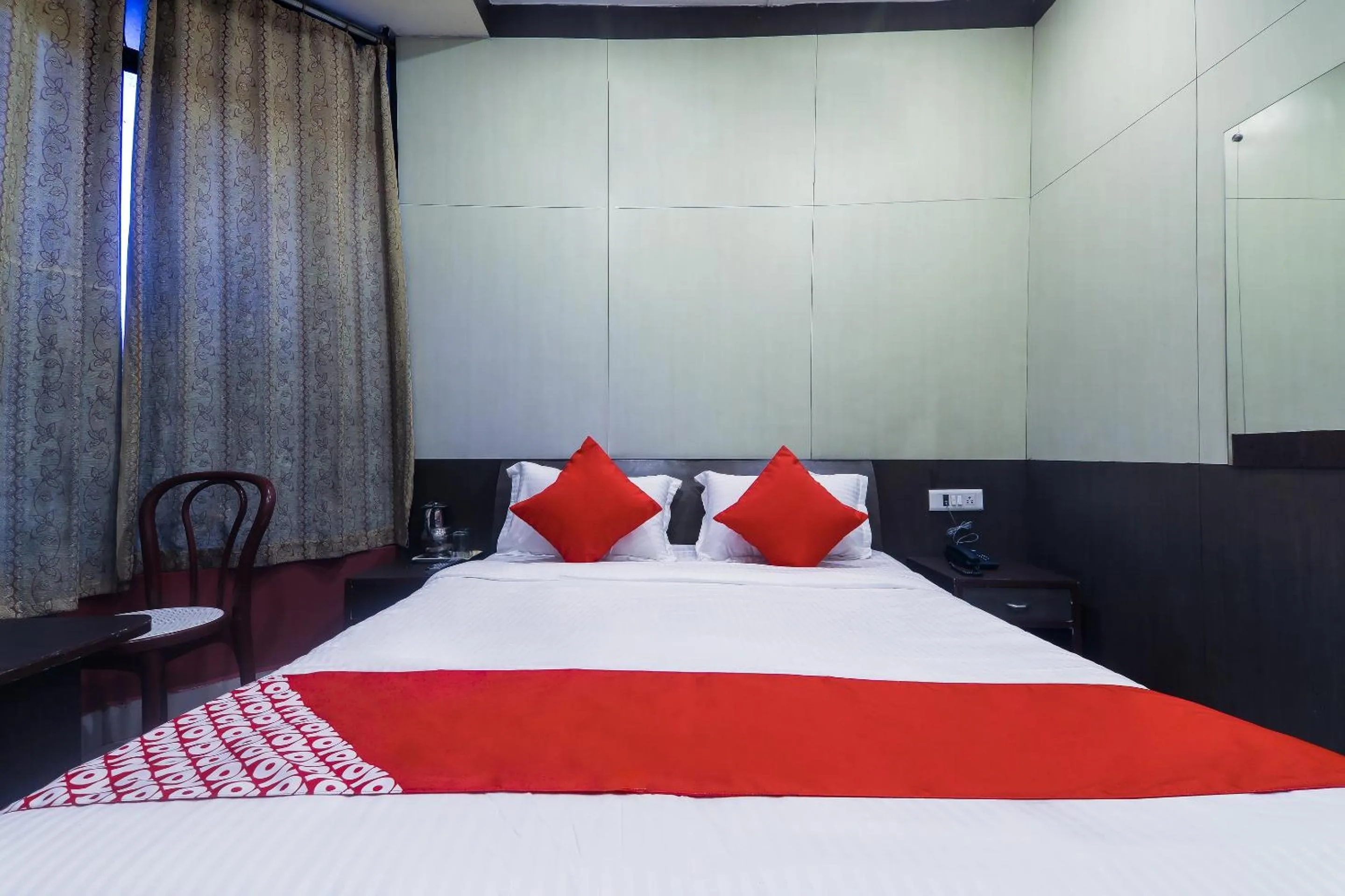 Bedroom, Bed in Hotel O Golden Peak