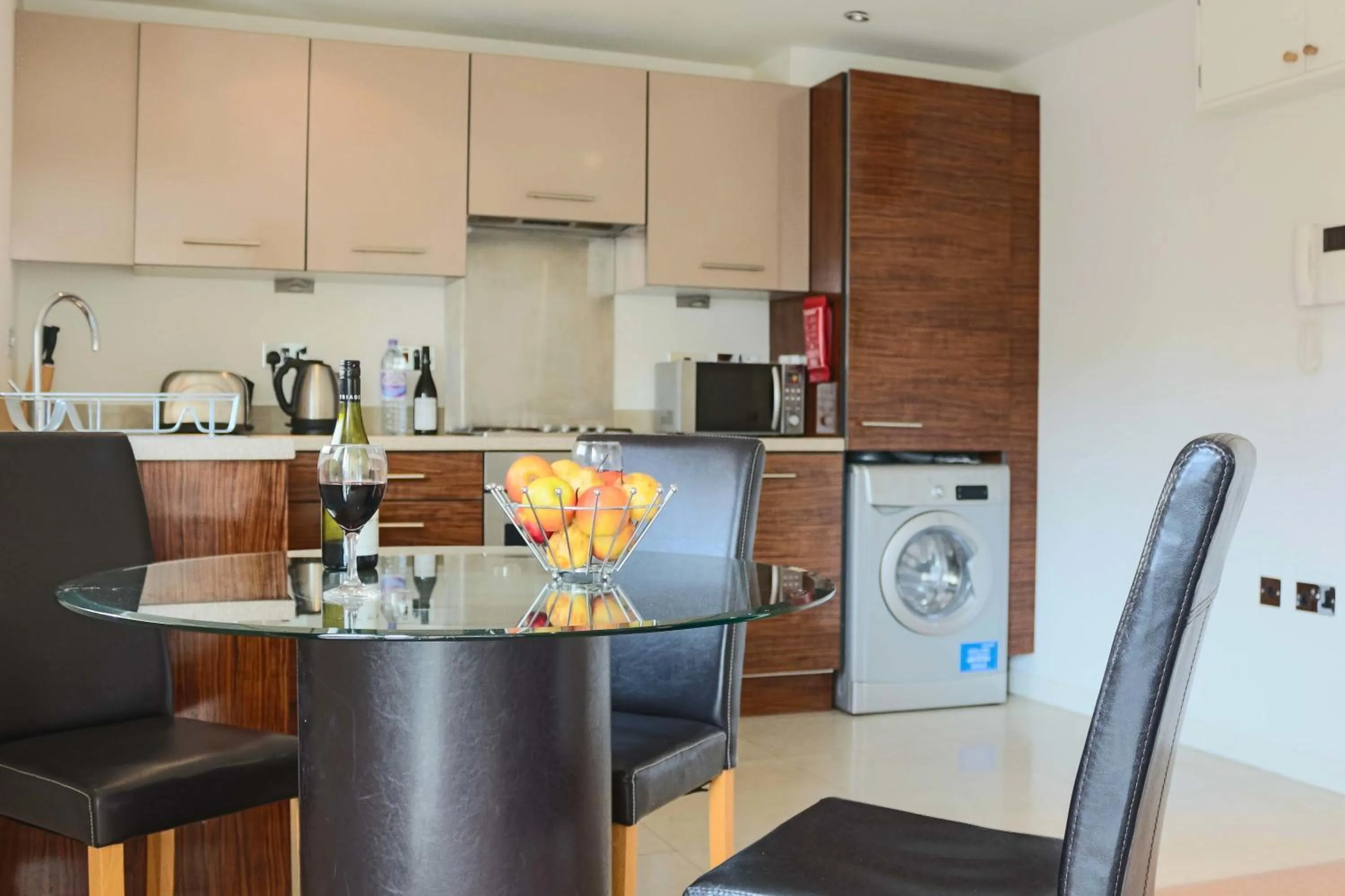 Kitchen or kitchenette in Southampton Serviced Apartments