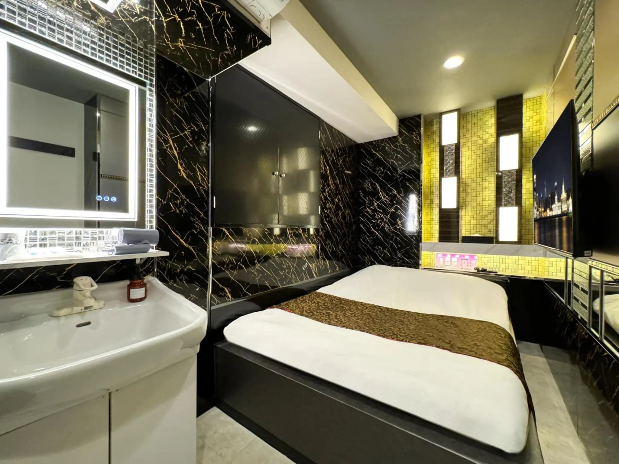 Bed in Hotel Amethyst