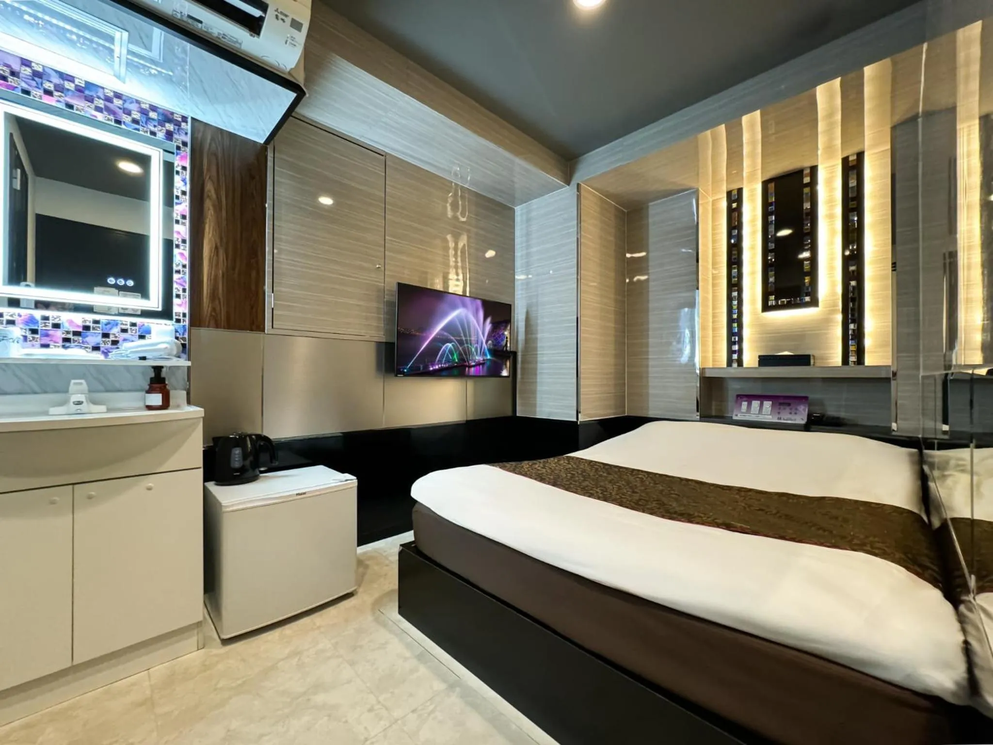 Bed in Hotel Amethyst