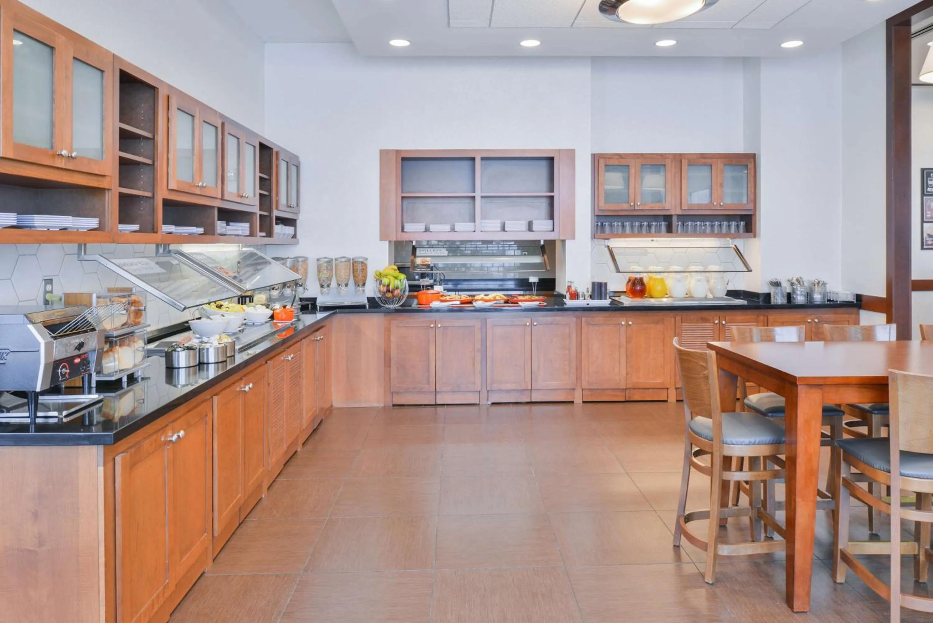 Restaurant/places to eat in Hyatt Place Herndon Dulles Airport - East