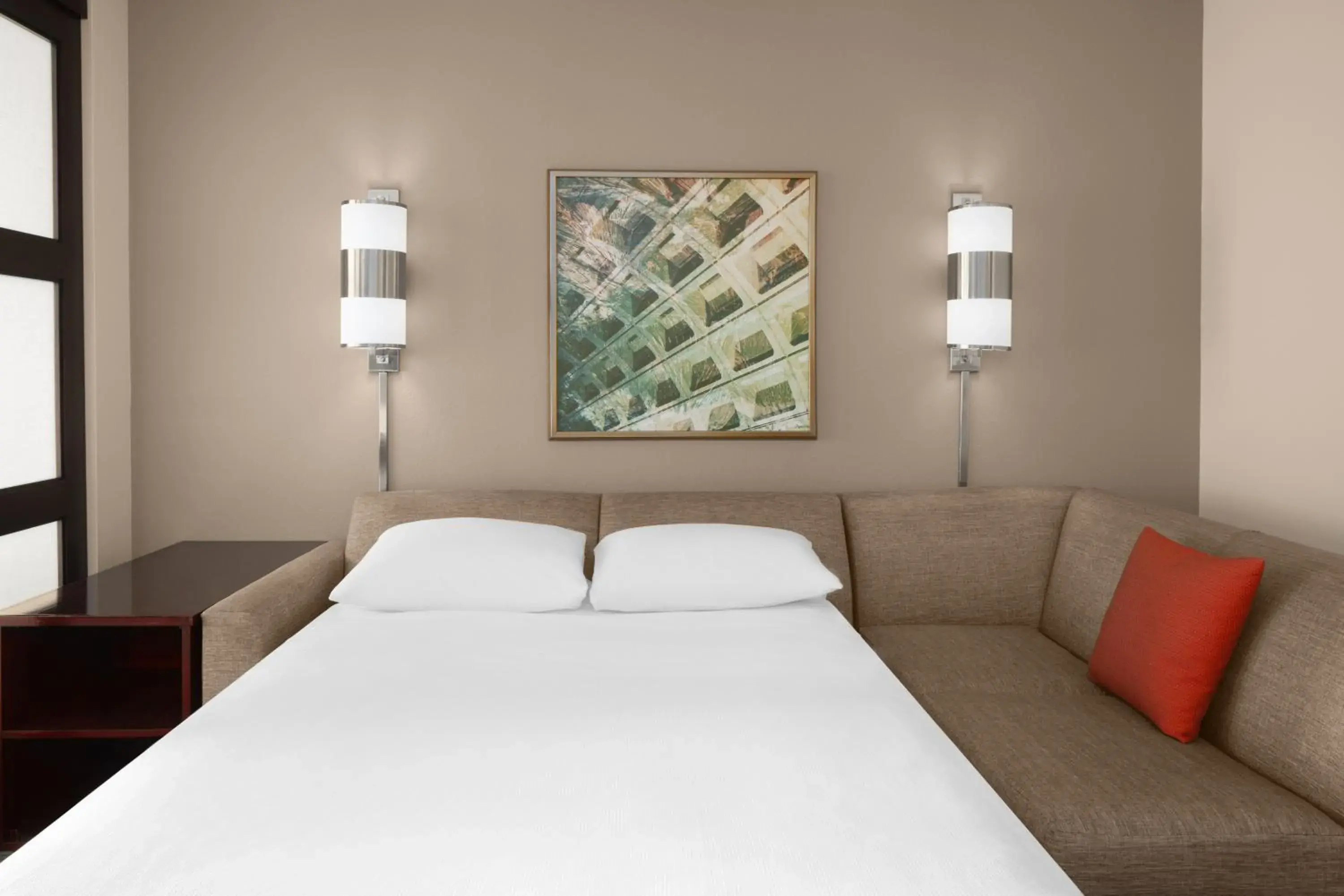 King Room with Sofa Bed and Accessible Tub - Disability Access in Hyatt Place Herndon Dulles Airport - East King Room with Sofa Bed and Accessible Tub - Disability Access in Hyatt Place Herndon Dulles Airport - East