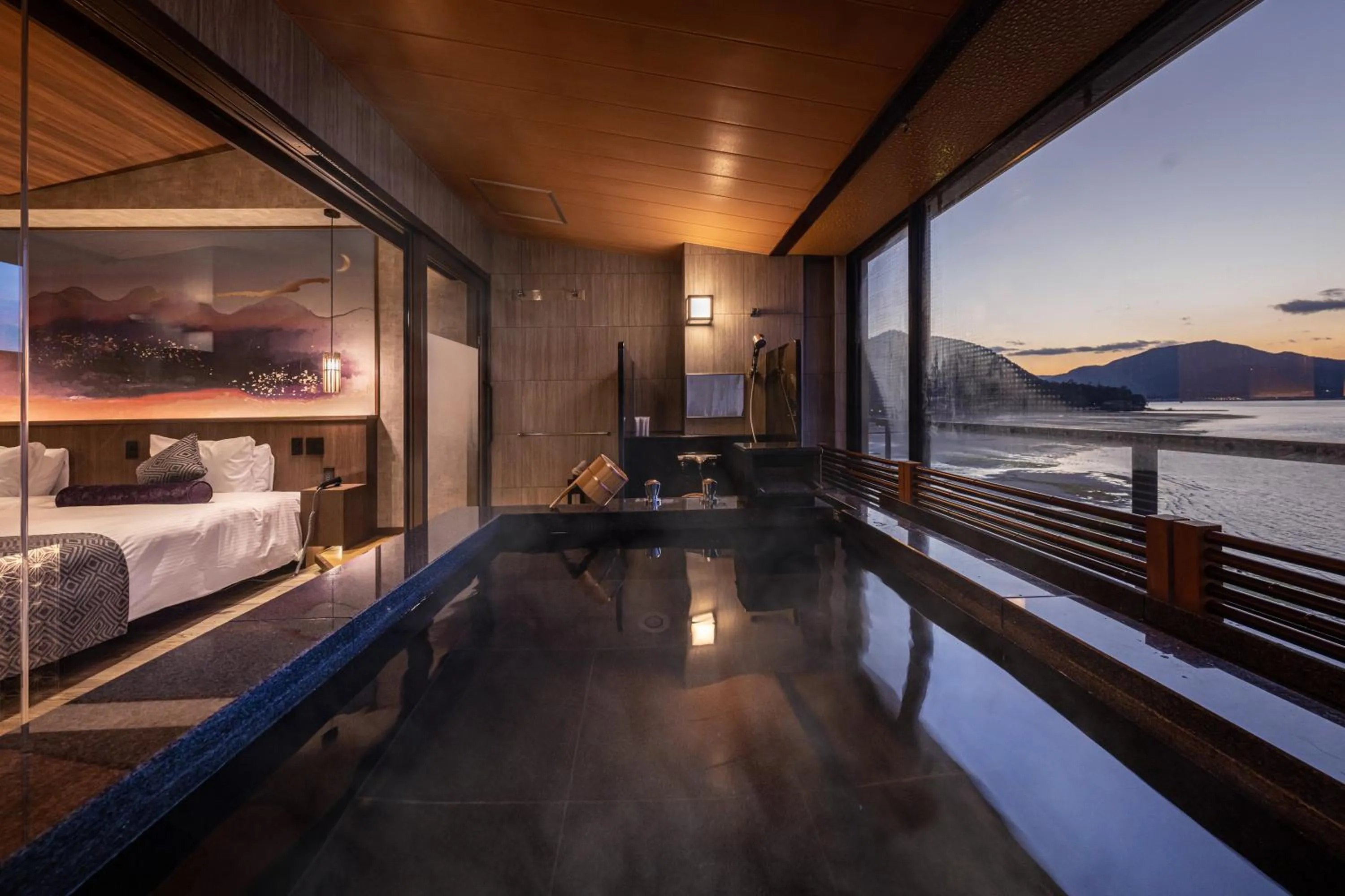 Hot Spring Bath, Bed in Kinsuikan