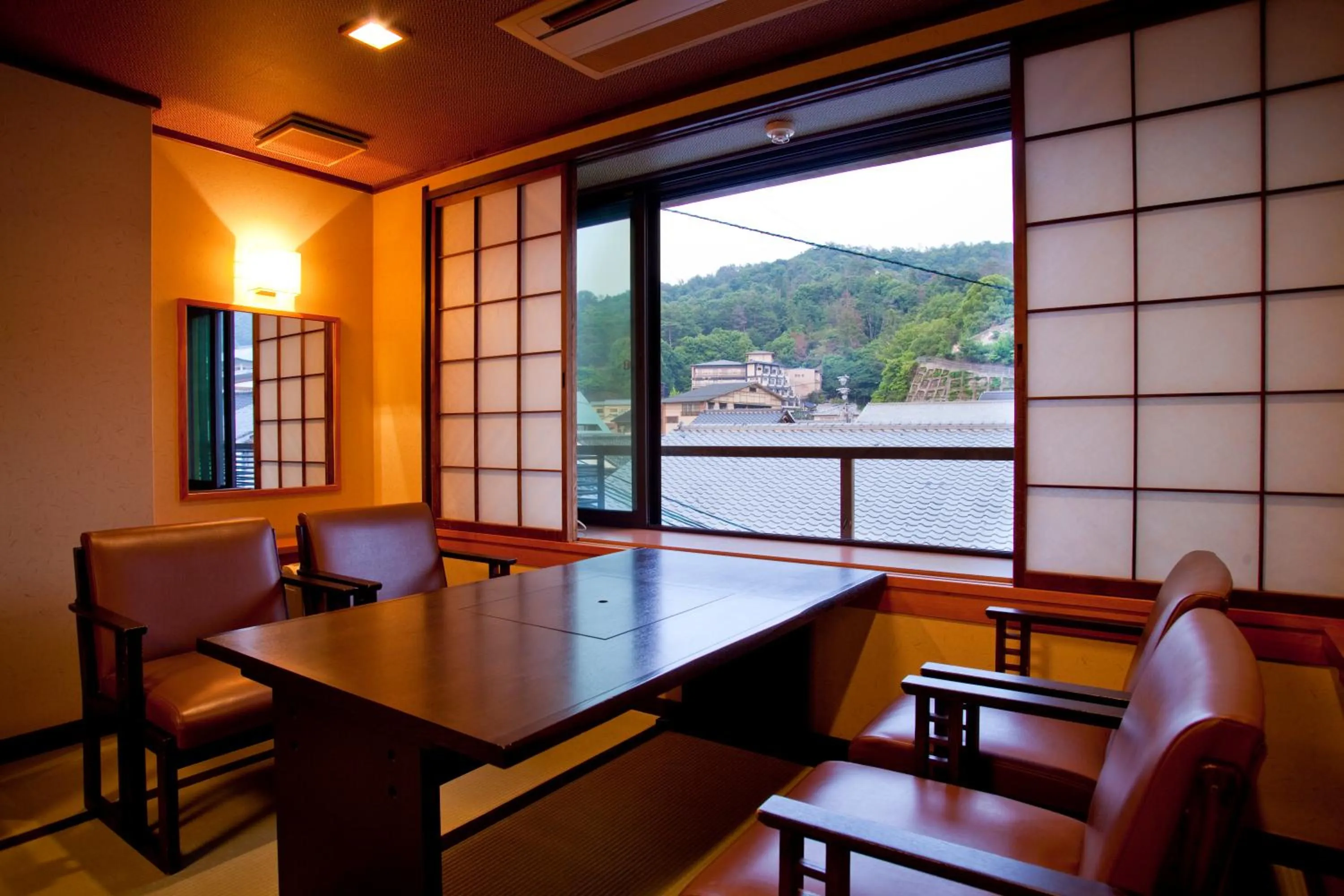 Photo of the whole room in Kinsuikan