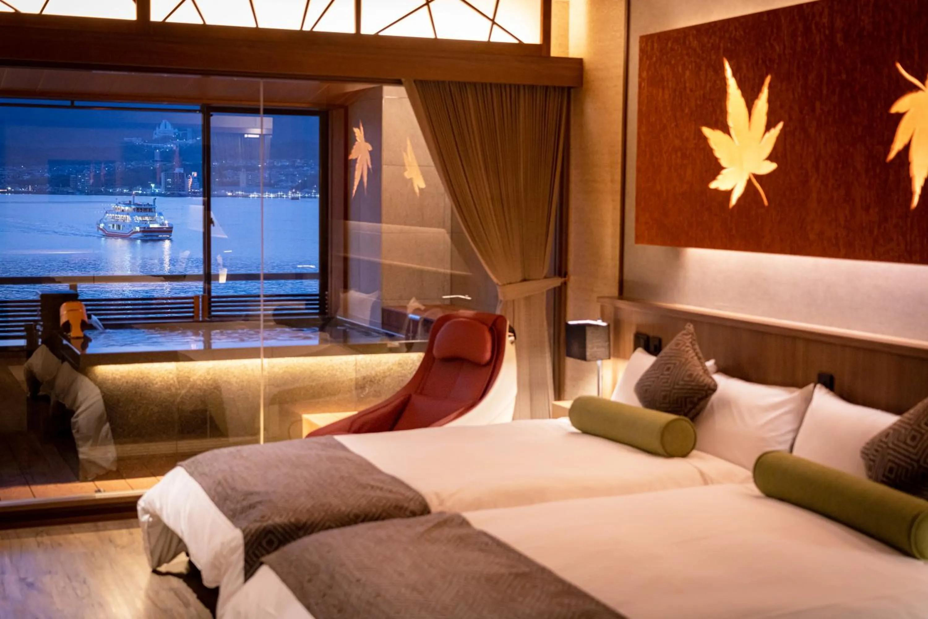 Photo of the whole room, Bed in Kinsuikan