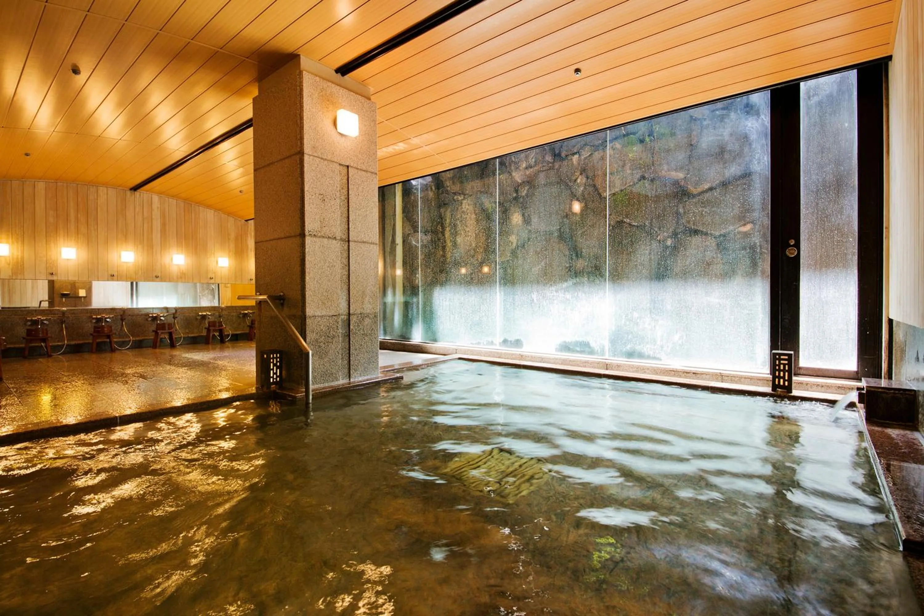 Hot Spring Bath in Kinsuikan