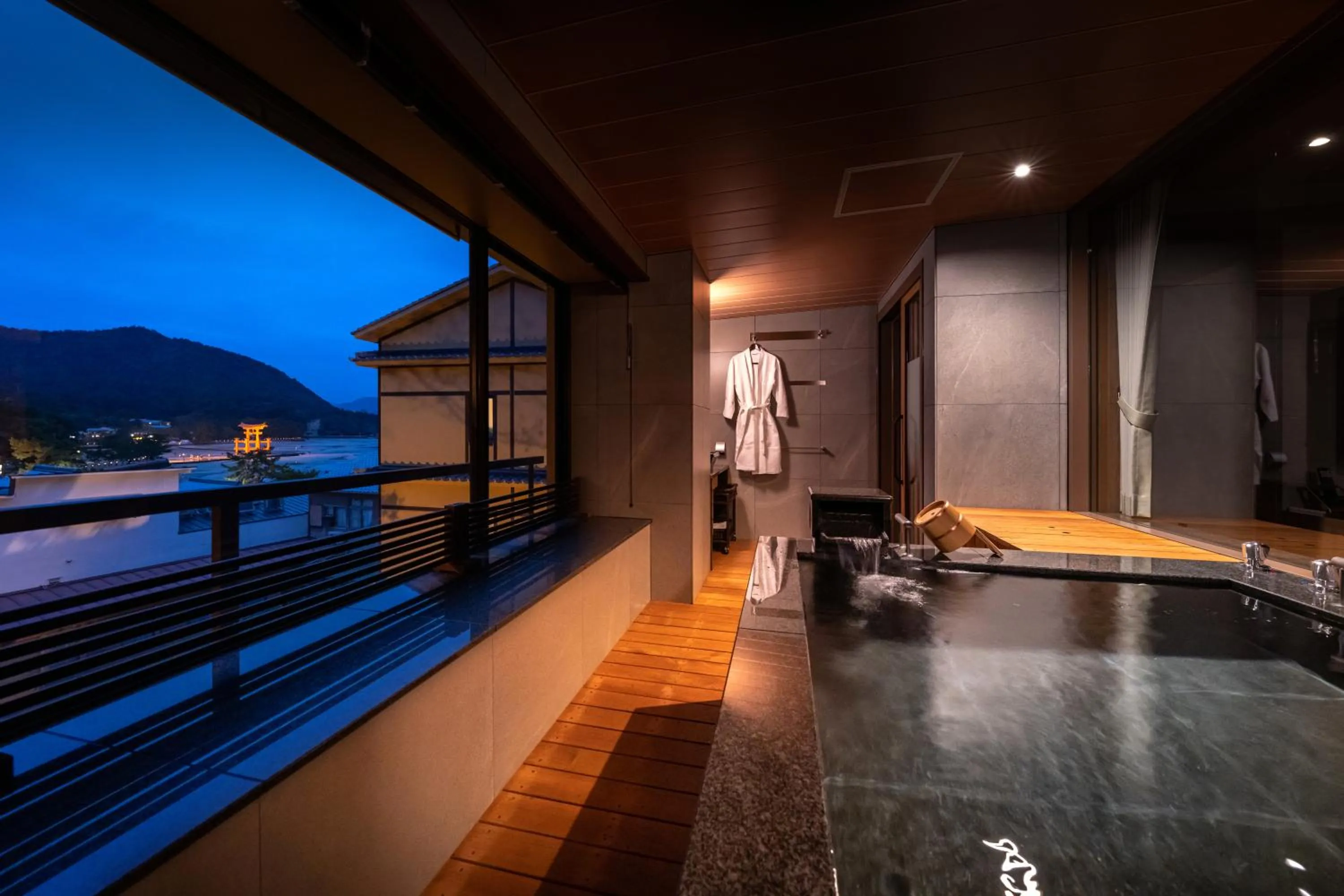 Hot Spring Bath in Kinsuikan