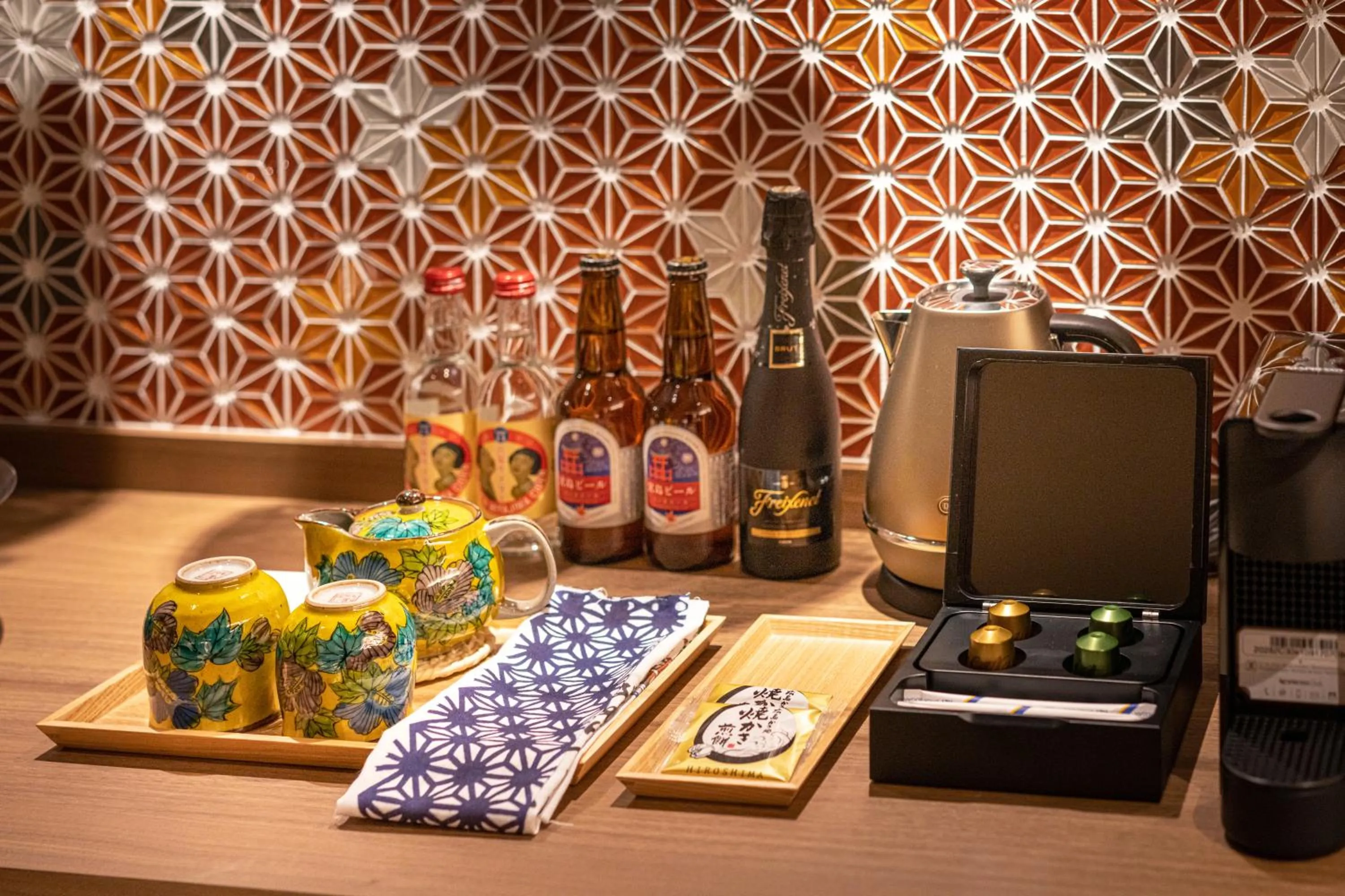 Decorative detail in Kinsuikan