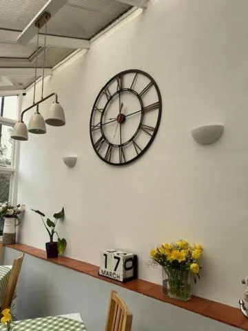 Breakfast in The Spinney