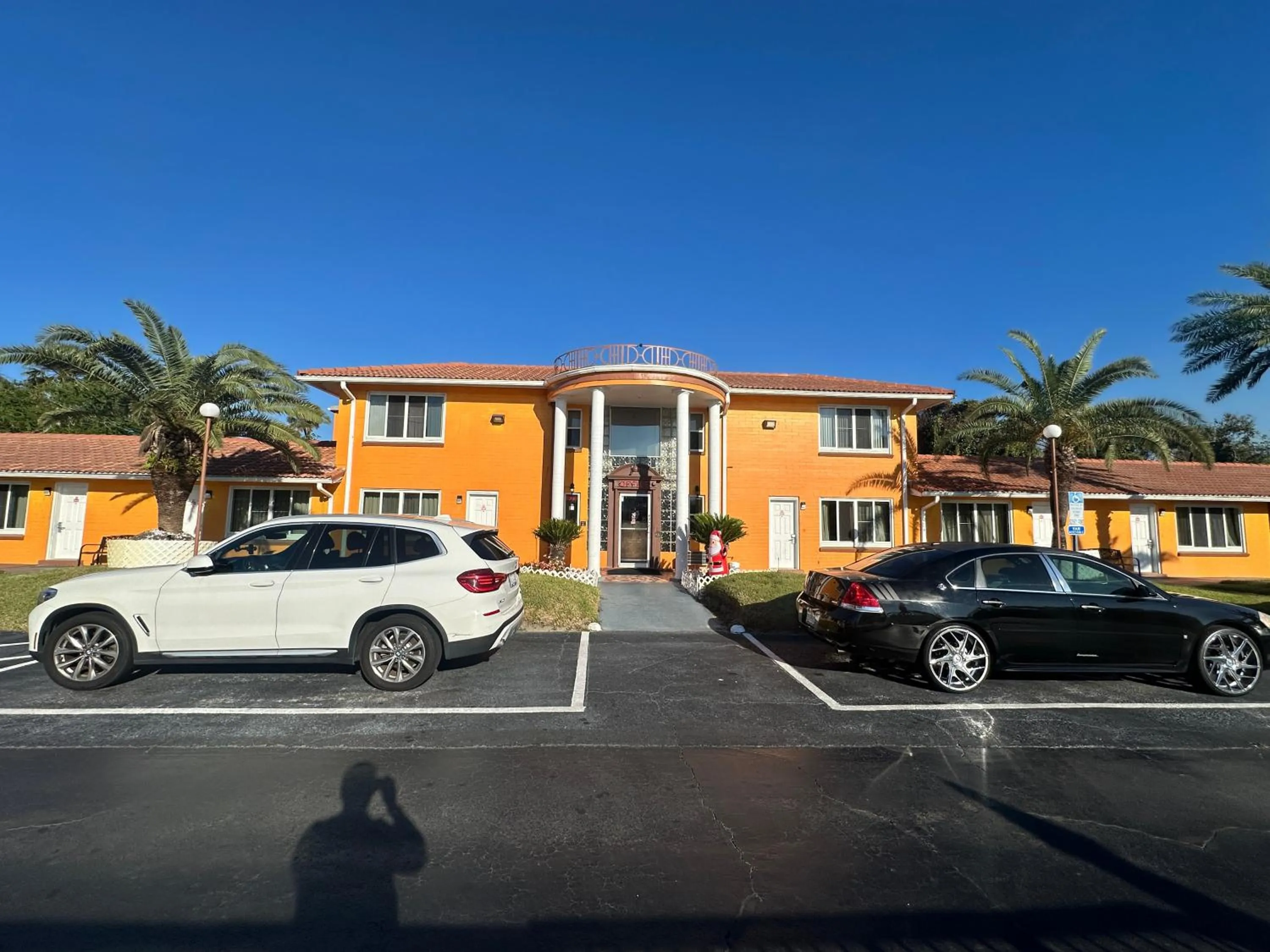 Facade/entrance in Super Inn By Oyo Daytona Beach Near Airport