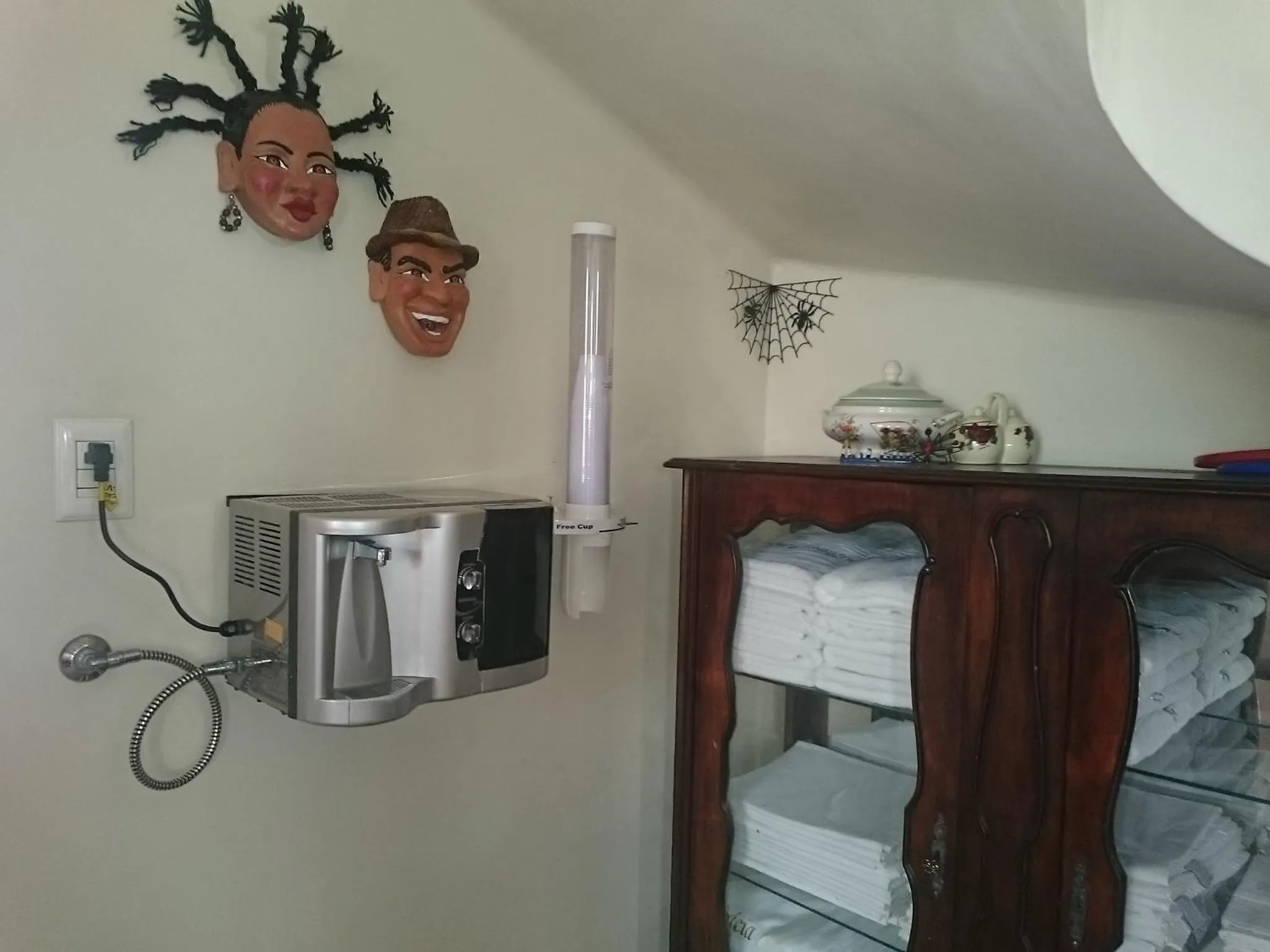 Decorative detail, Bed in Hotel Pousada Acácia da Barra