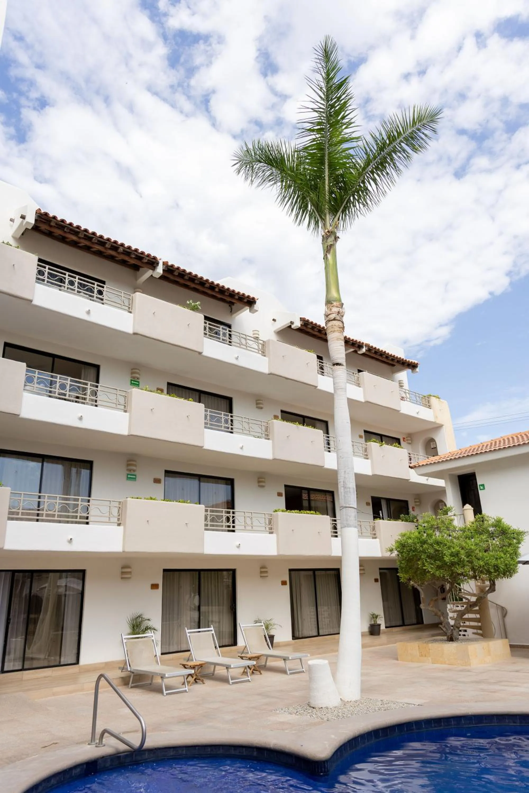 Facade/entrance in Hotel Santa Fe Los Cabos by Villa Group