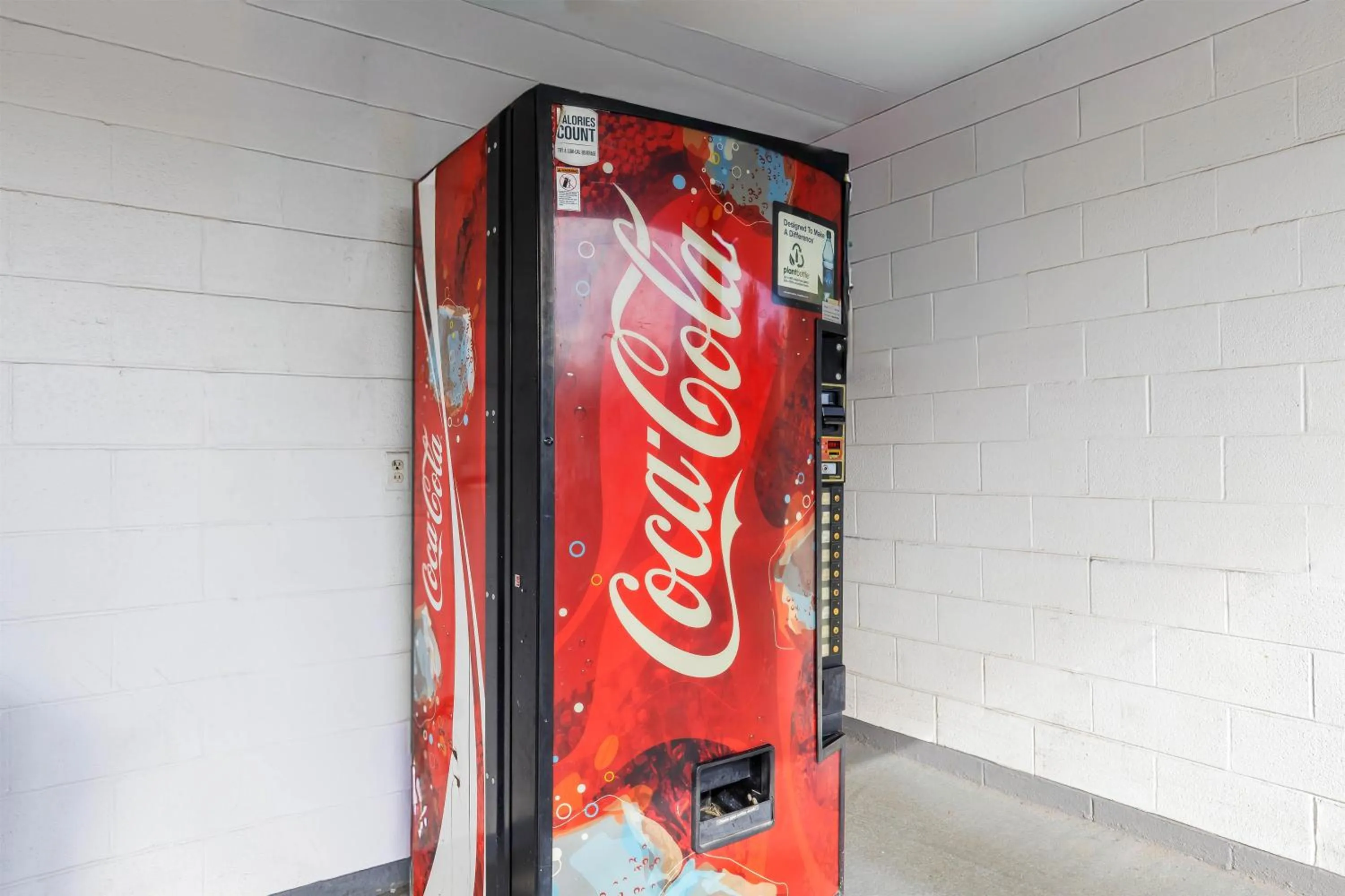 Food and drinks in Motel 6 Culpeper, VA