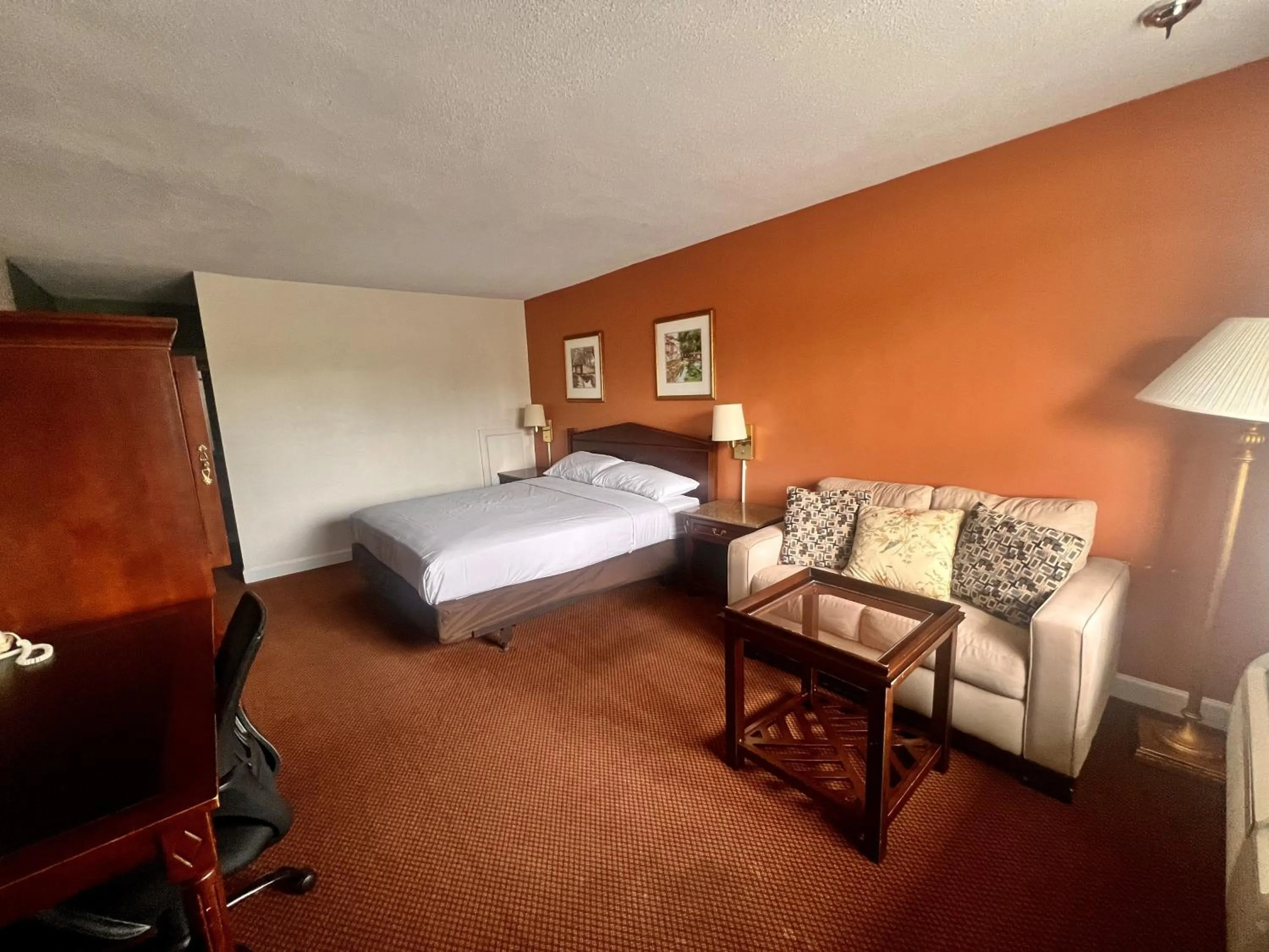 Bed in Motel 6 Culpeper, VA