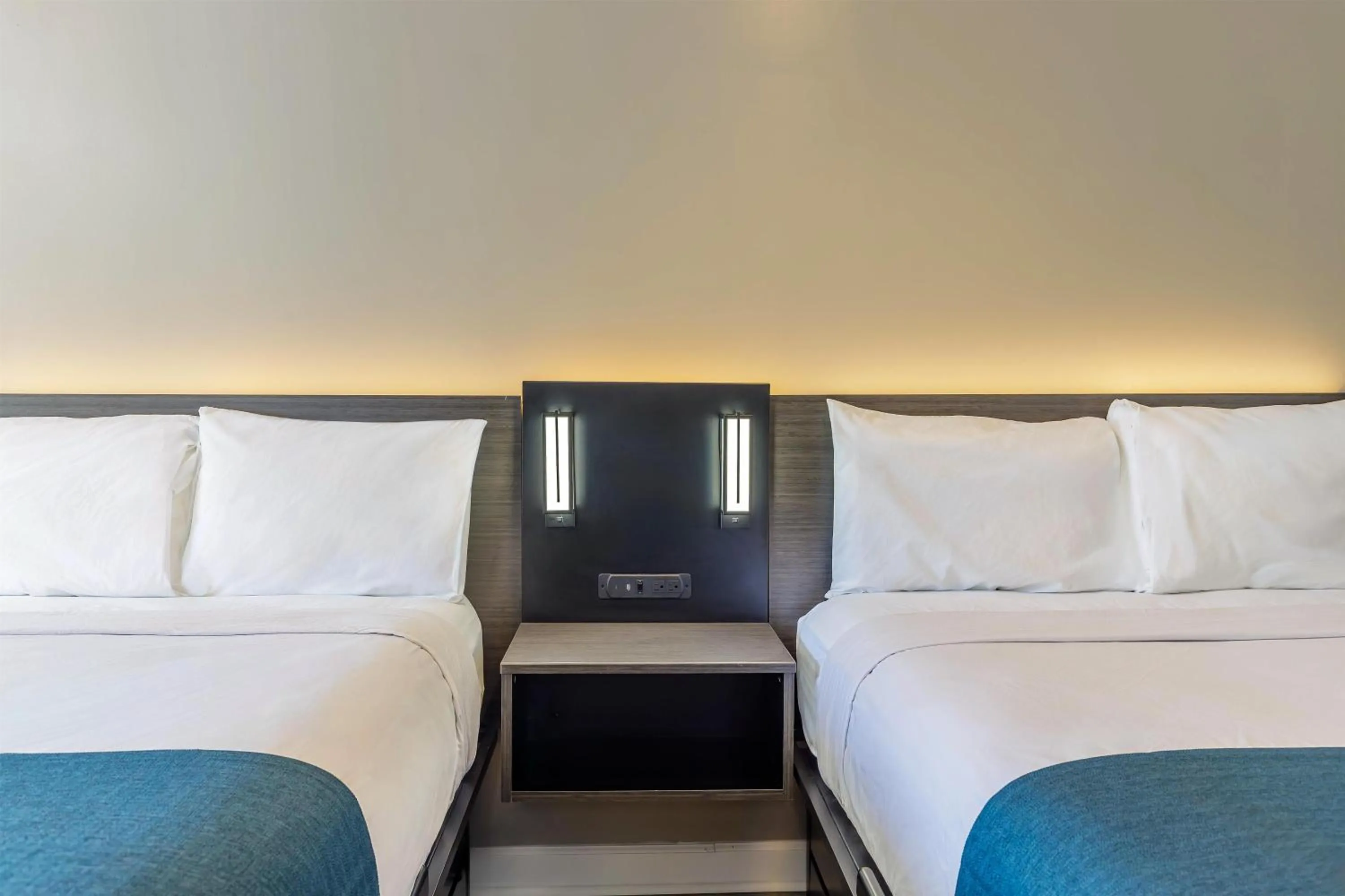 Bedroom, Bed in Motel 6 Culpeper, VA