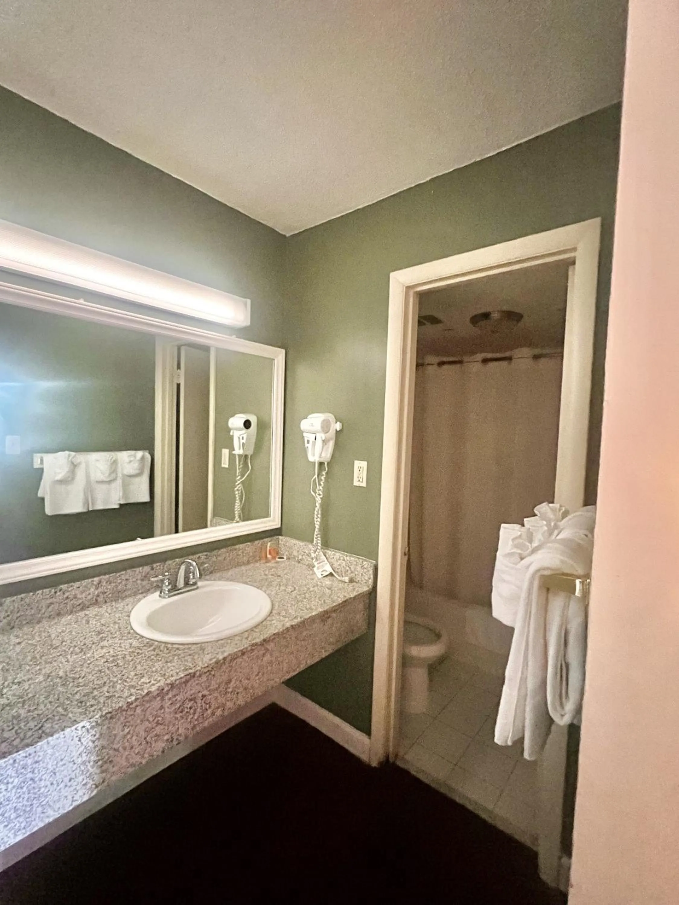 Bathroom in Motel 6 Culpeper, VA