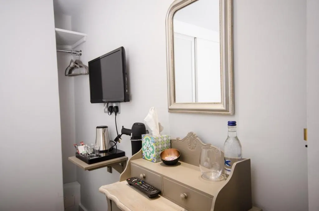 TV and multimedia in The Dog At Wingham