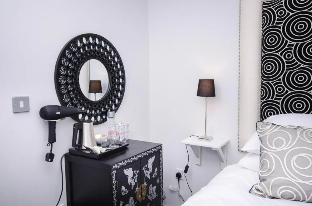 Coffee/tea facilities, Bed in The Dog At Wingham