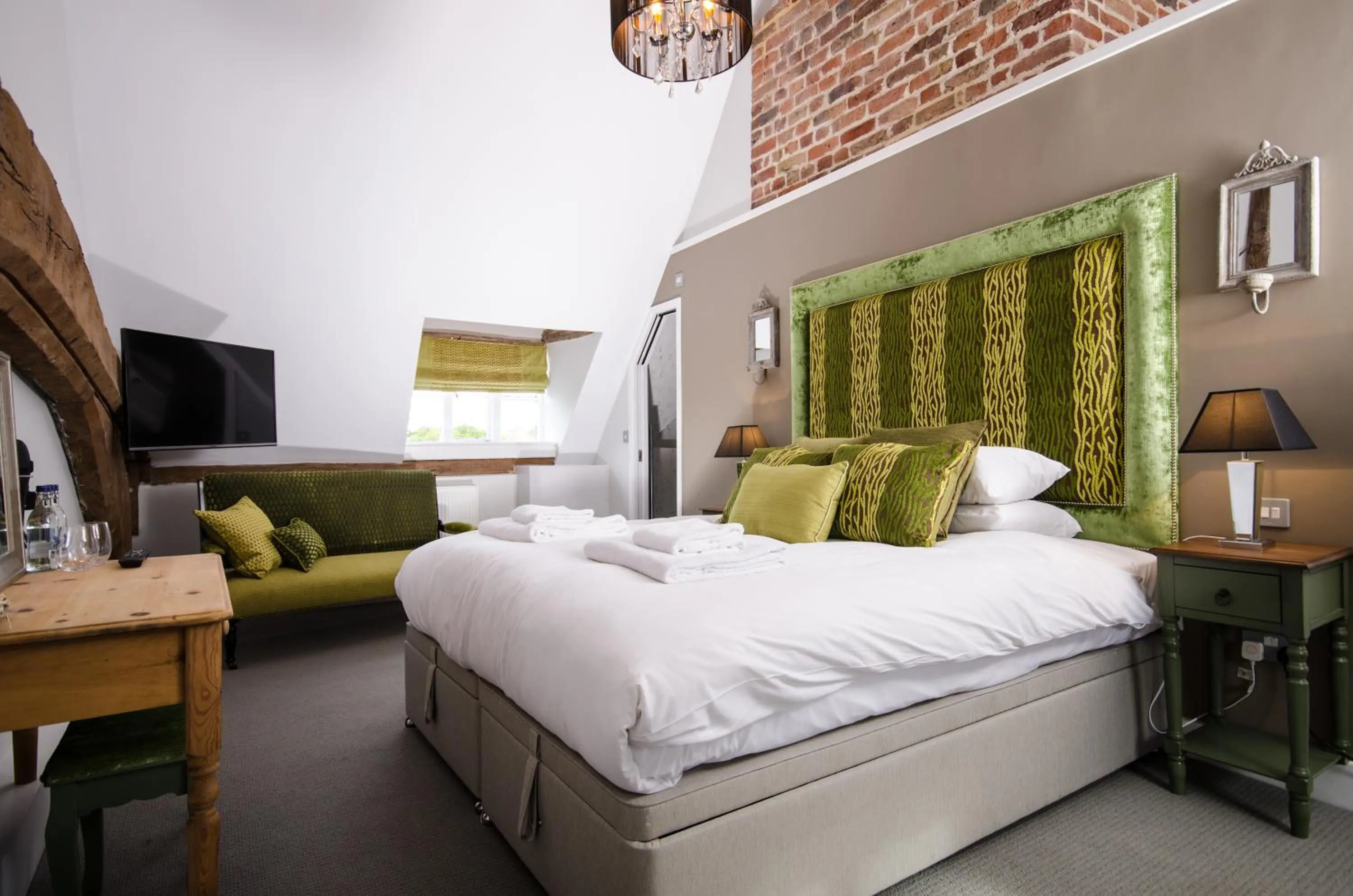 Decorative detail, Bed in The Dog At Wingham