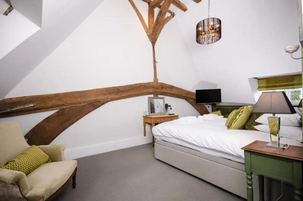 Photo of the whole room, Bed in The Dog At Wingham