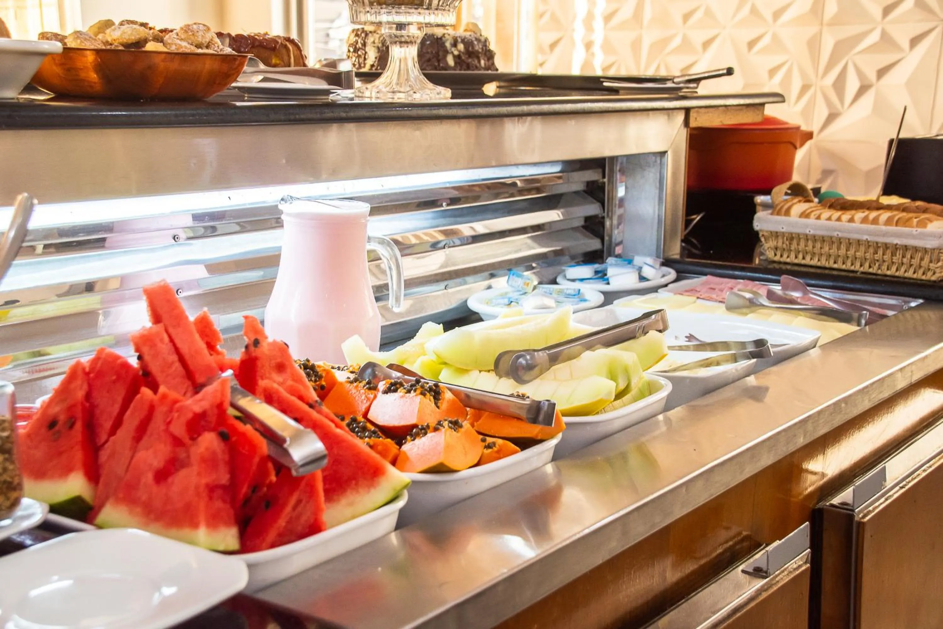 Breakfast in Fenix Hotel Pouso Alegre