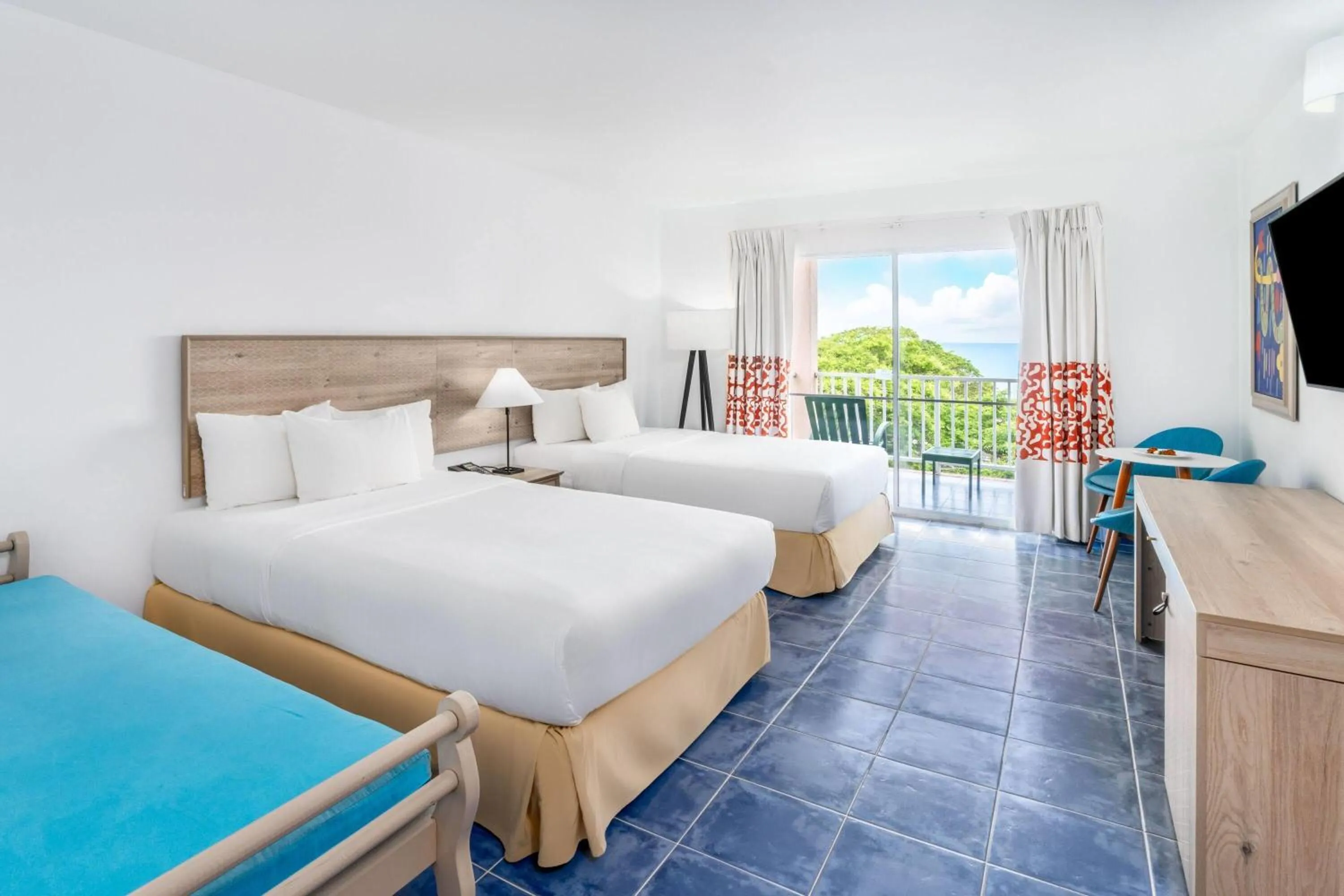 Photo of the whole room, Bed in Grand Decameron Panama, A Trademark All Inclusive Resort