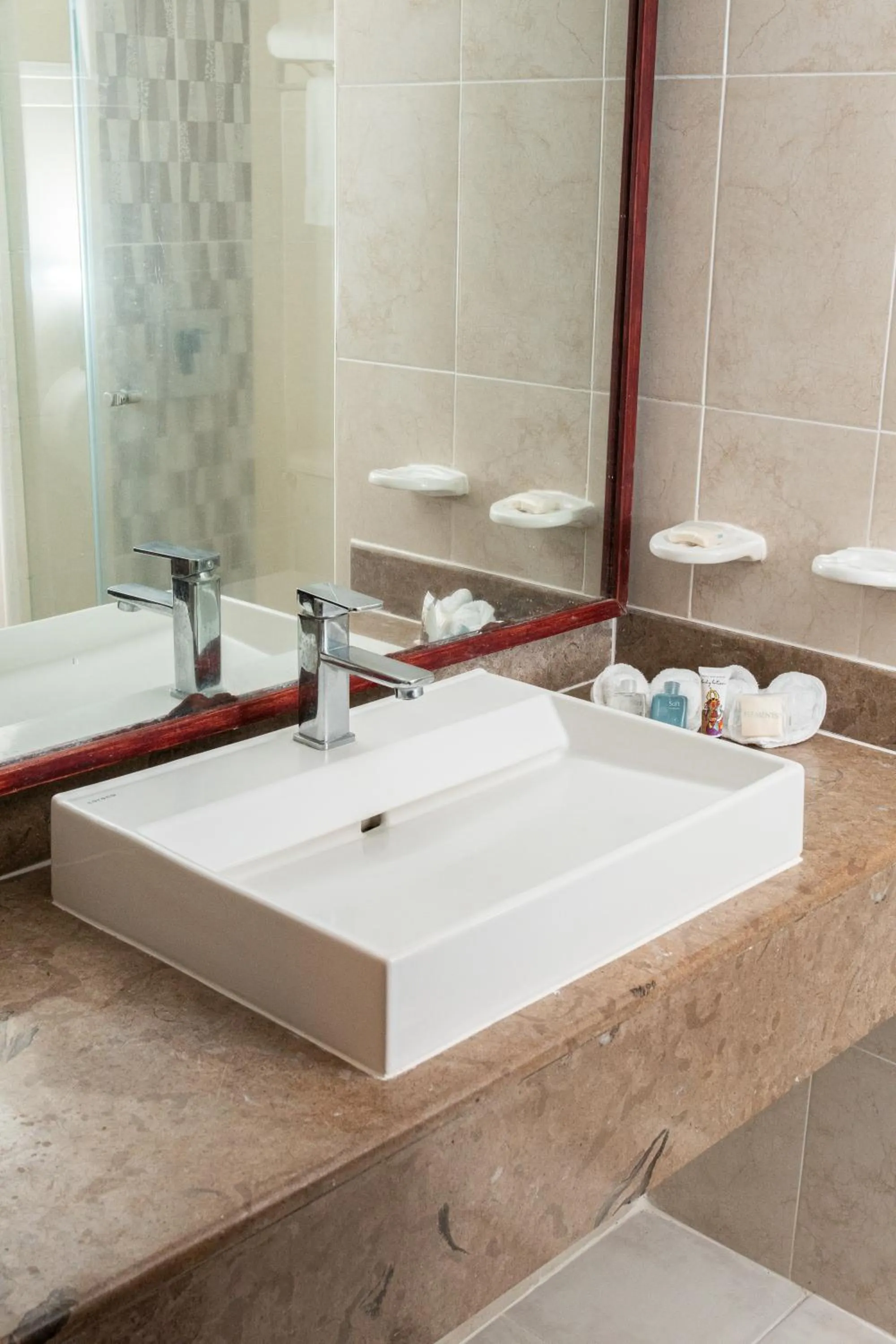 Shower in Grand Decameron Panama, A Trademark All Inclusive Resort