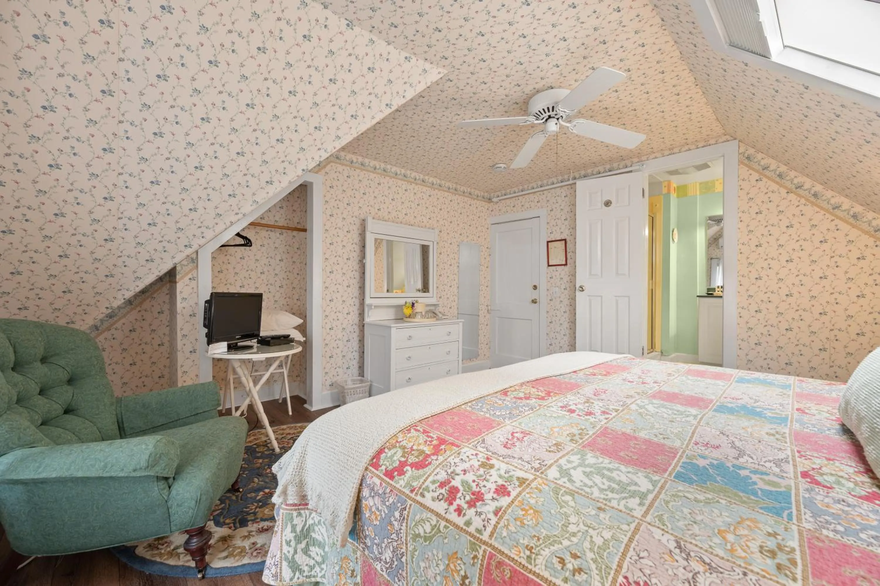 Bed in Brook Farm Inn