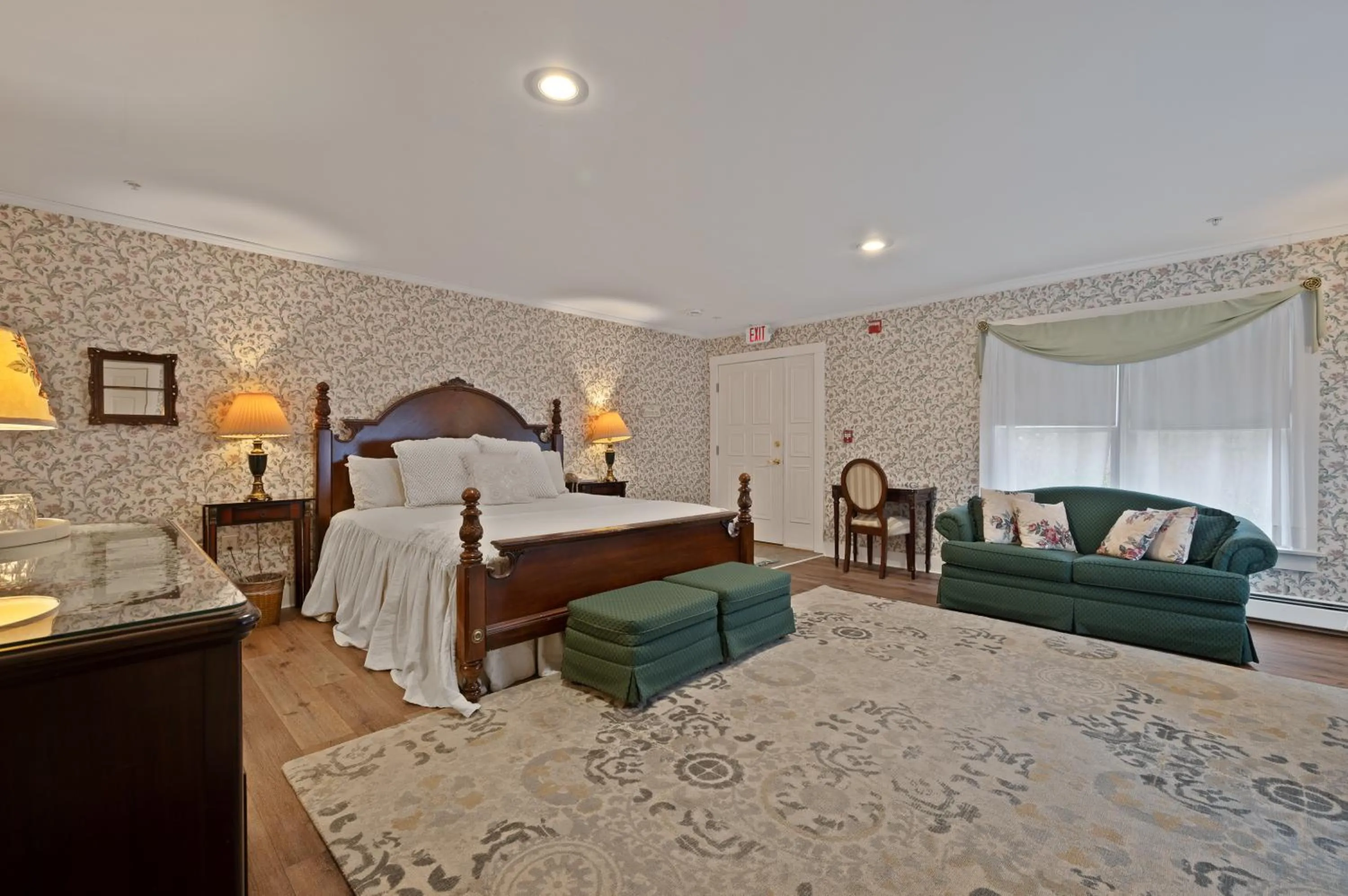 Bed in Brook Farm Inn