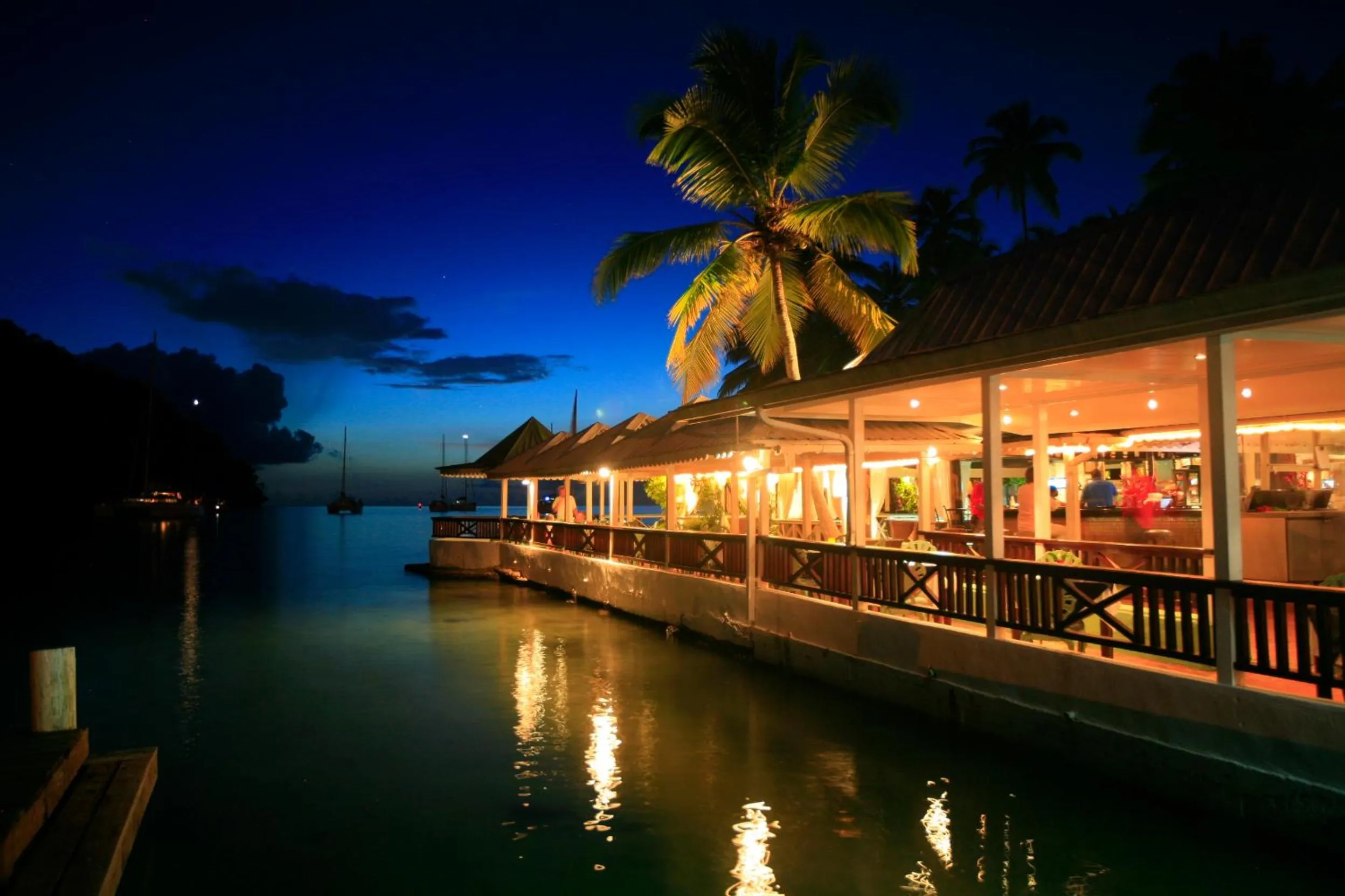 Restaurant/places to eat in Marigot Beach Club & Dive Resort