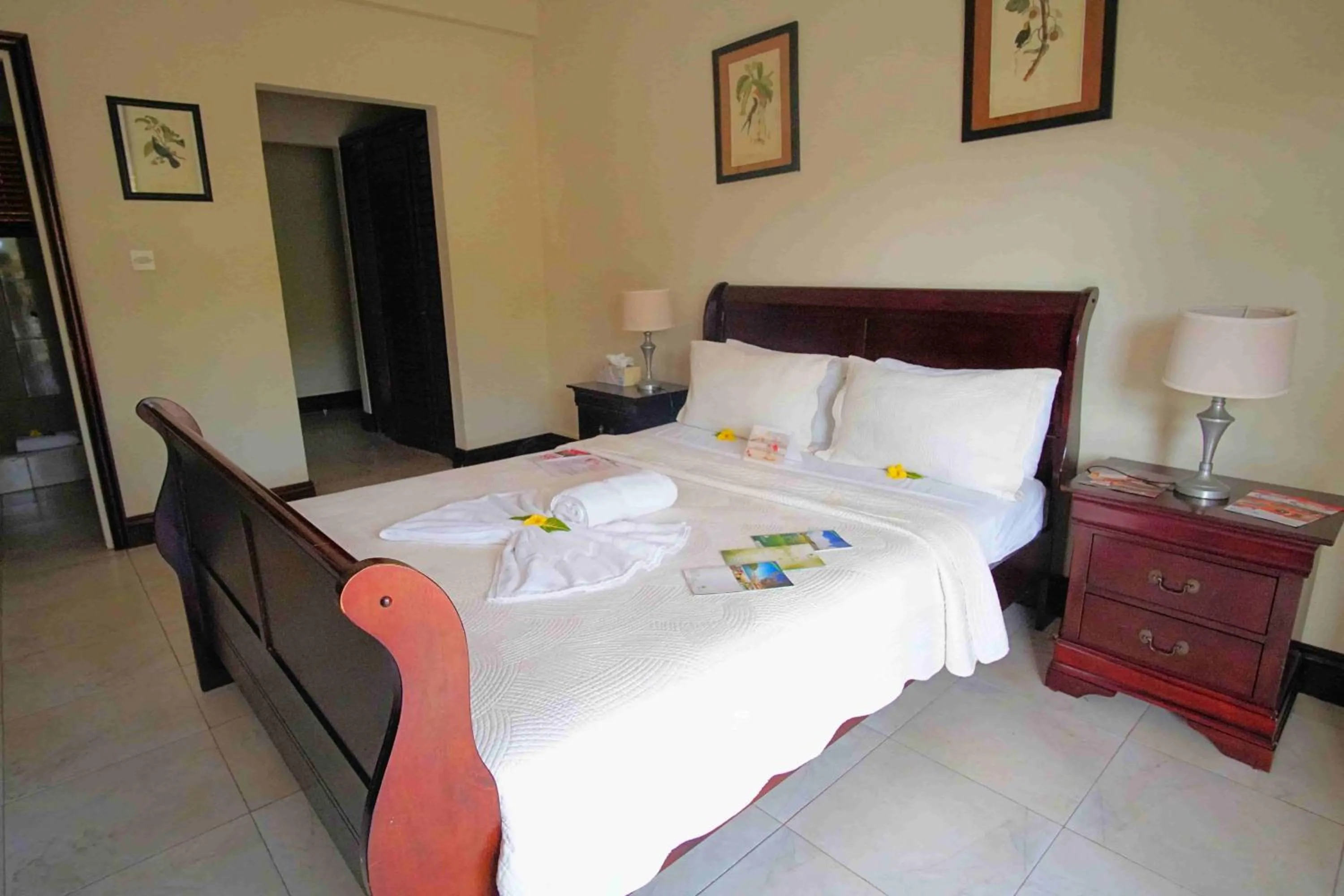 Photo of the whole room, Bed in Marigot Beach Club & Dive Resort