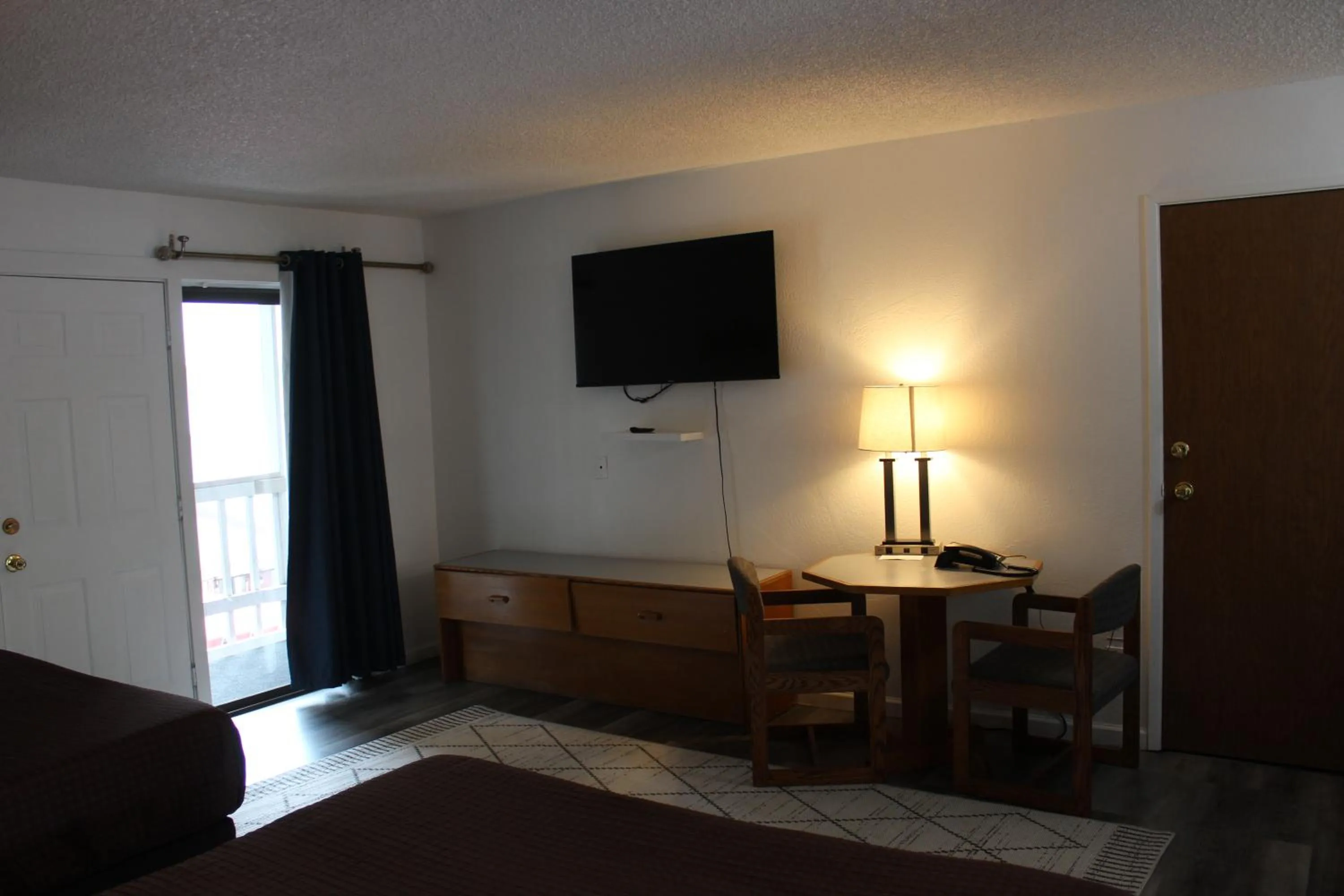Bedroom, Bed in Cedarwood Inn of Ashland