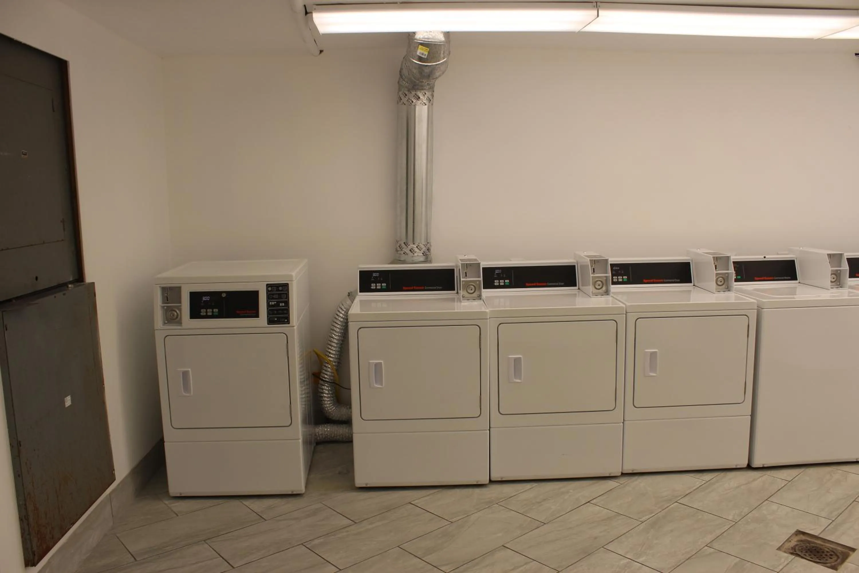 laundry in Cedarwood Inn of Ashland